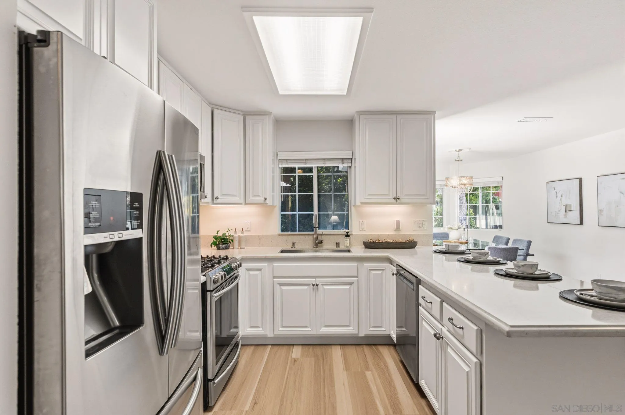 https://cdn.realtyfeed.com/cdn/127/260013571/e0720f695a70edb8a854899584ee9b08.webp