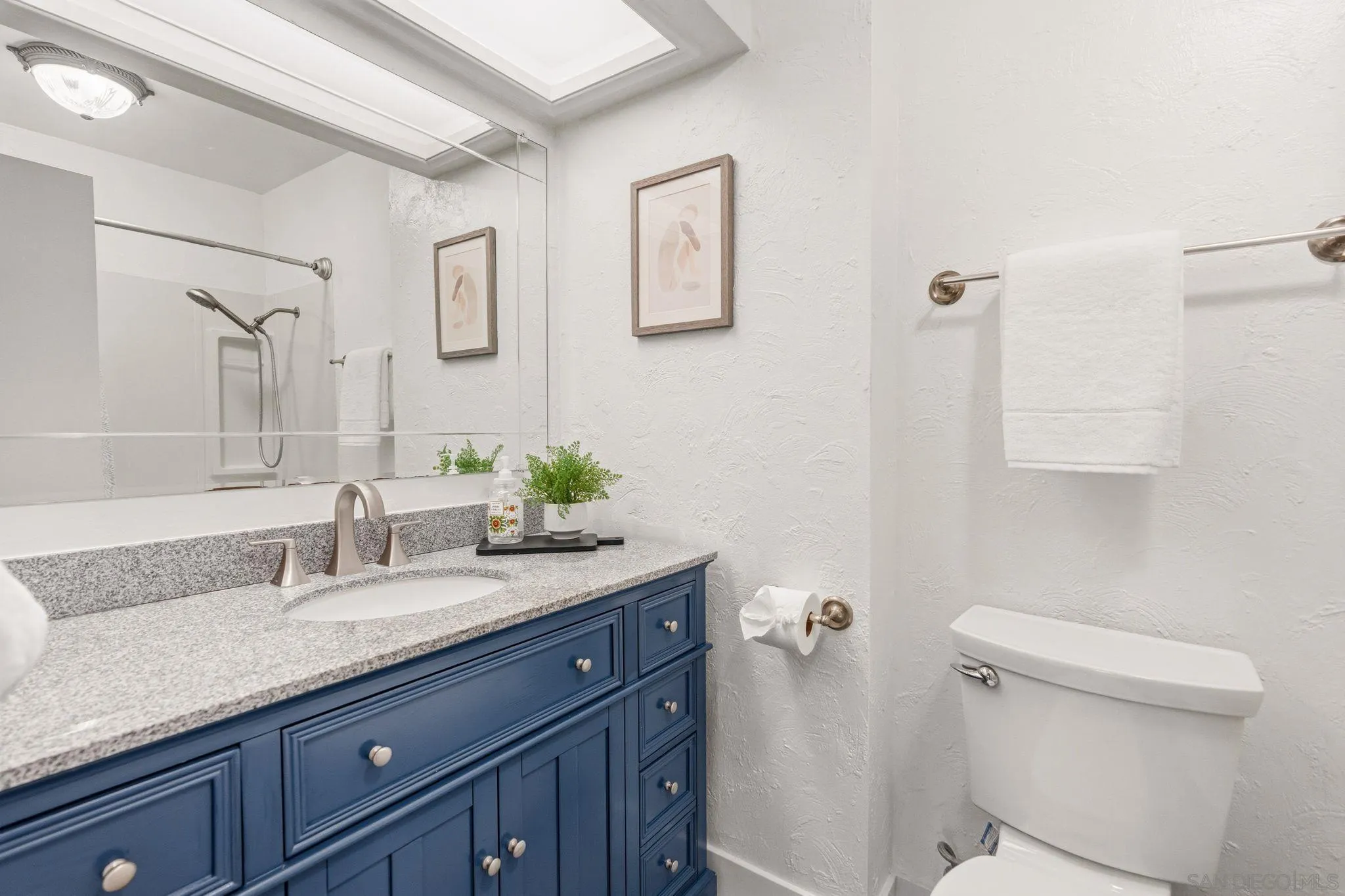 https://cdn.realtyfeed.com/cdn/127/260013571/e64c17a6a97b5bf8e0f0fc5e84d2bec4.webp