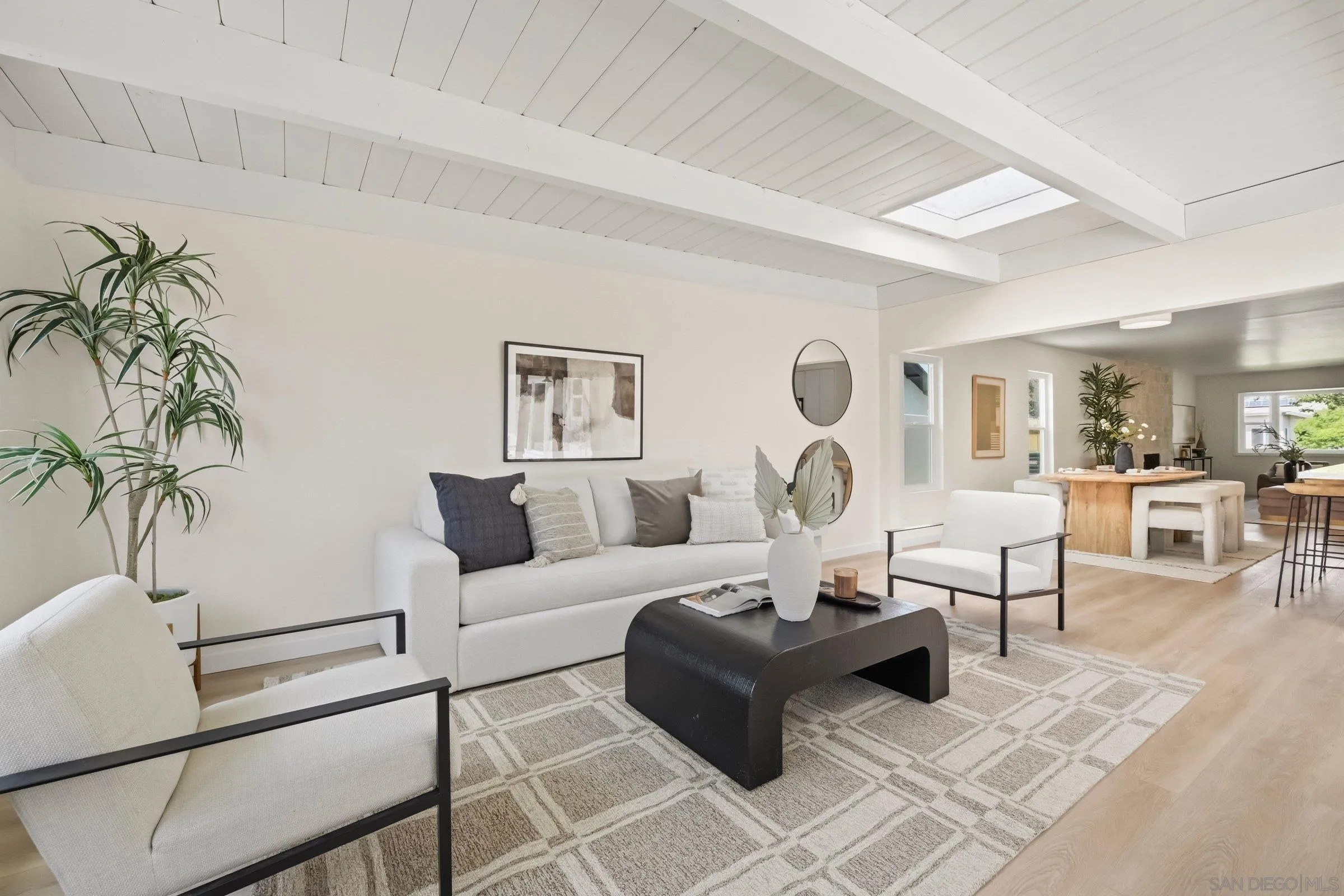 https://cdn.realtyfeed.com/cdn/127/260013572/04ec8361a5a85d4c45d02a5b1faf8eff.webp