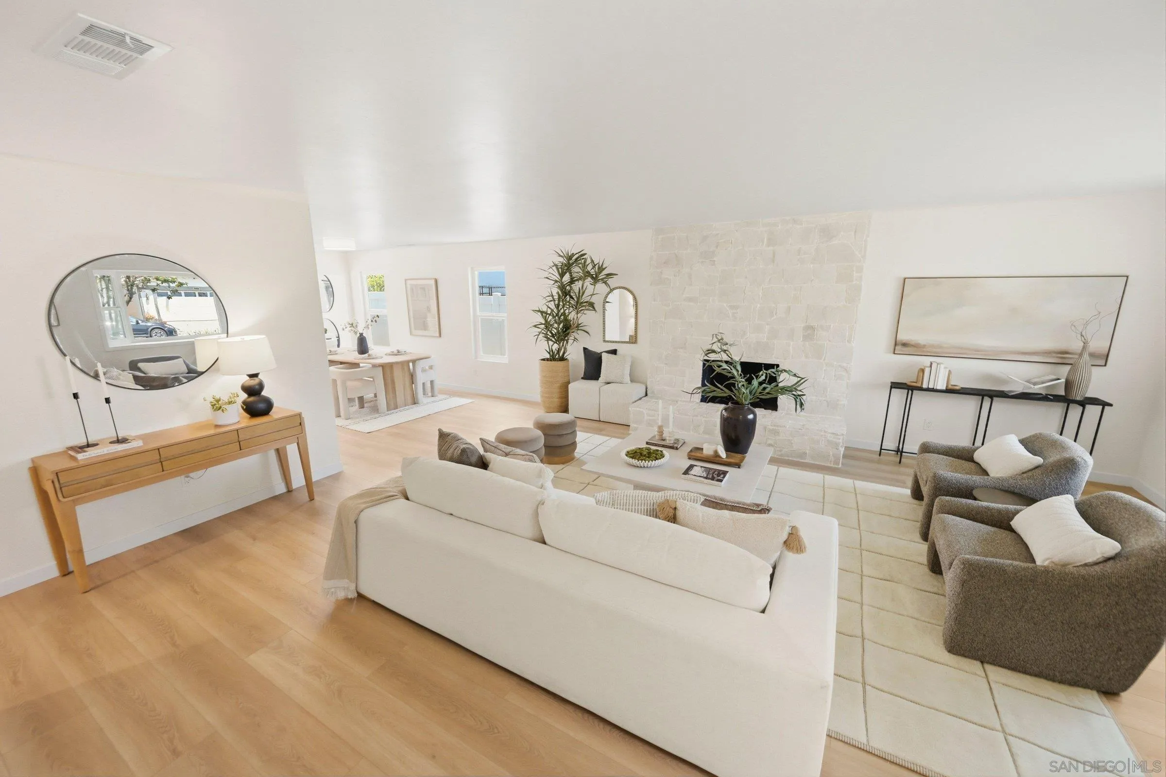 https://cdn.realtyfeed.com/cdn/127/260013572/45f7ab20c92f2c0de11fea0331d92cd4.webp