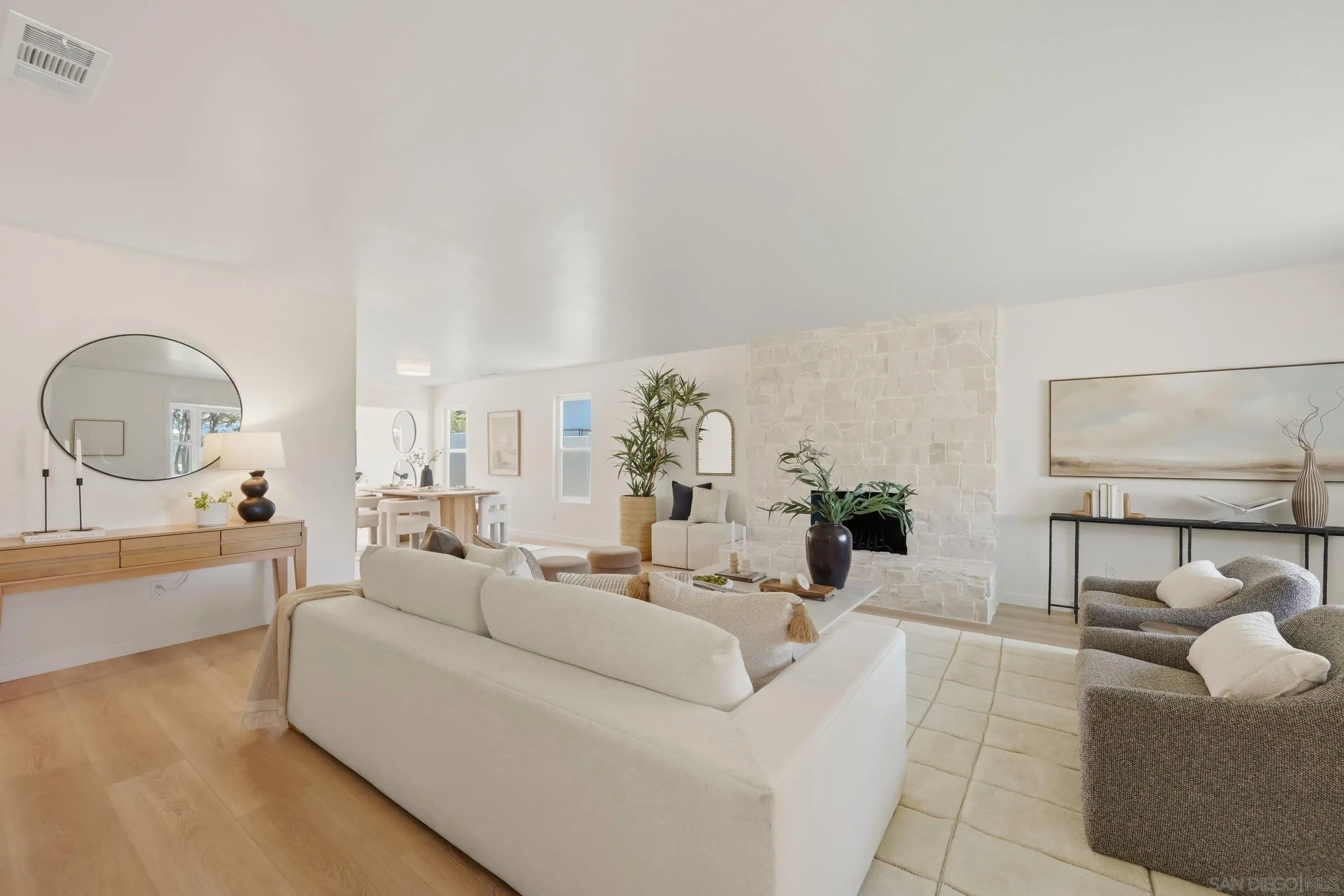 https://cdn.realtyfeed.com/cdn/127/260013572/47d48277cbb11fd621e52c5dff42c58a.webp