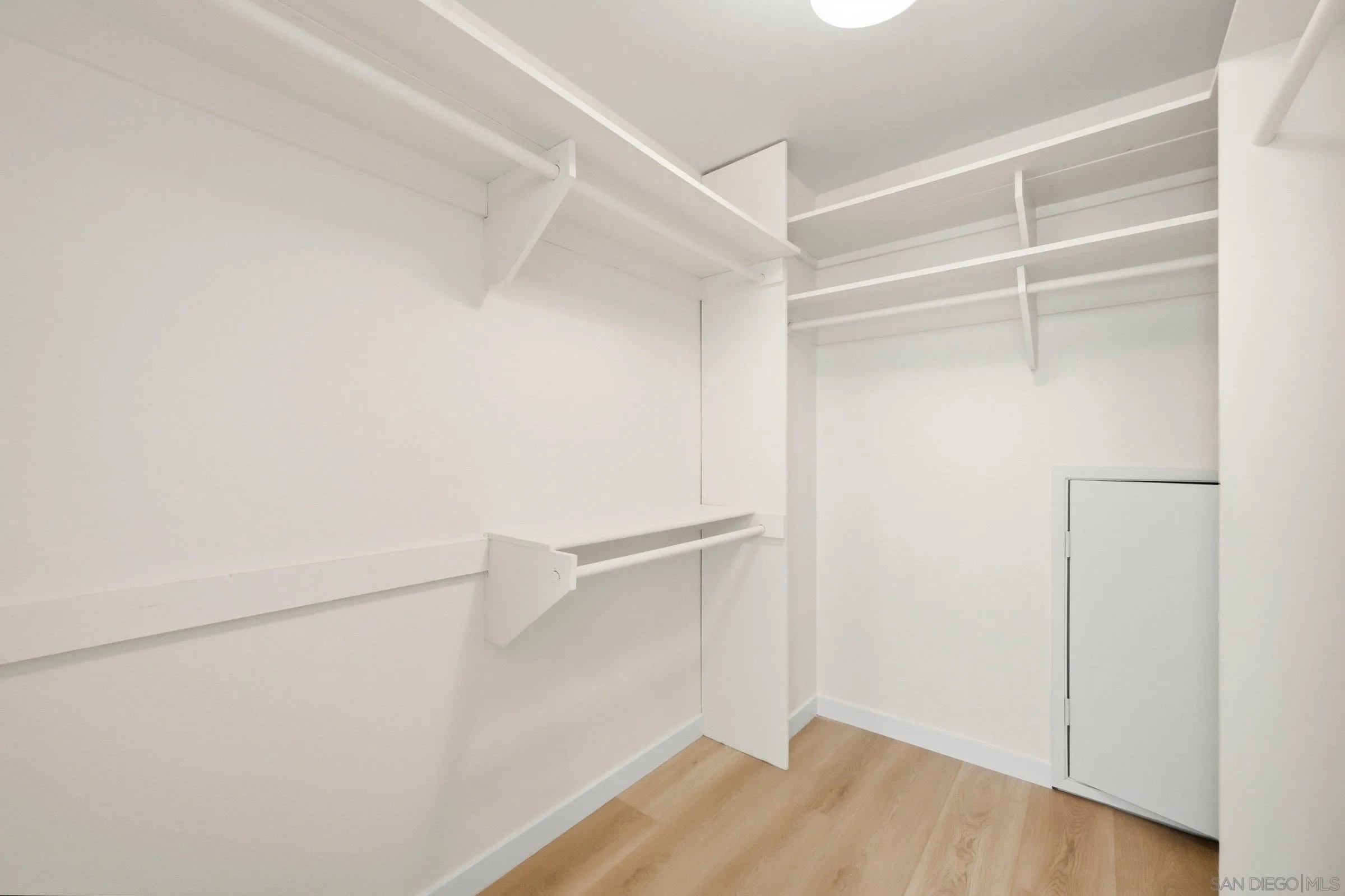 https://cdn.realtyfeed.com/cdn/127/260013572/4f50ba4b941ada29aef0e1ec25872b0e.webp