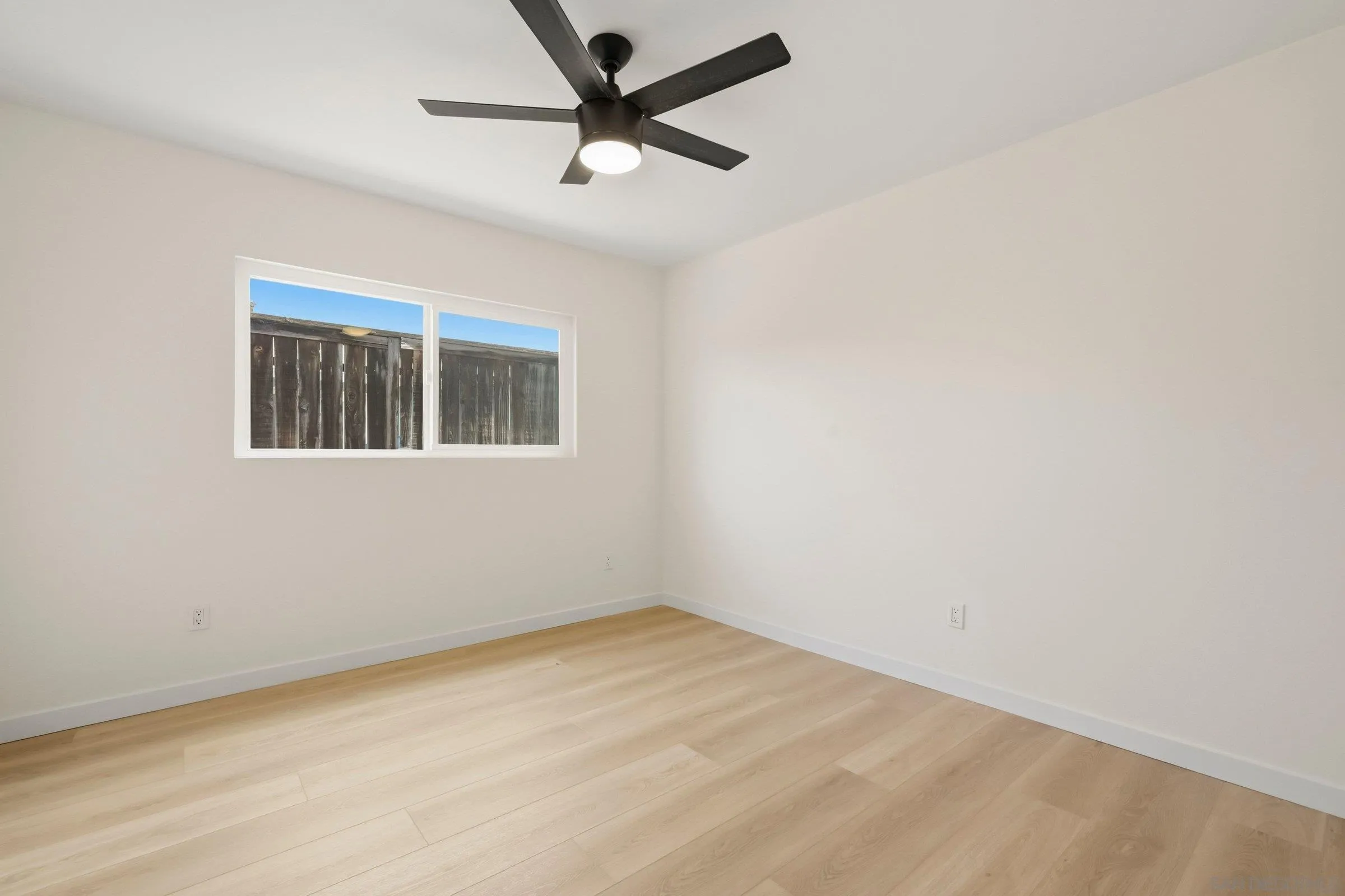 https://cdn.realtyfeed.com/cdn/127/260013572/54c8bbae1b1b7ba55308d464a5130c51.webp