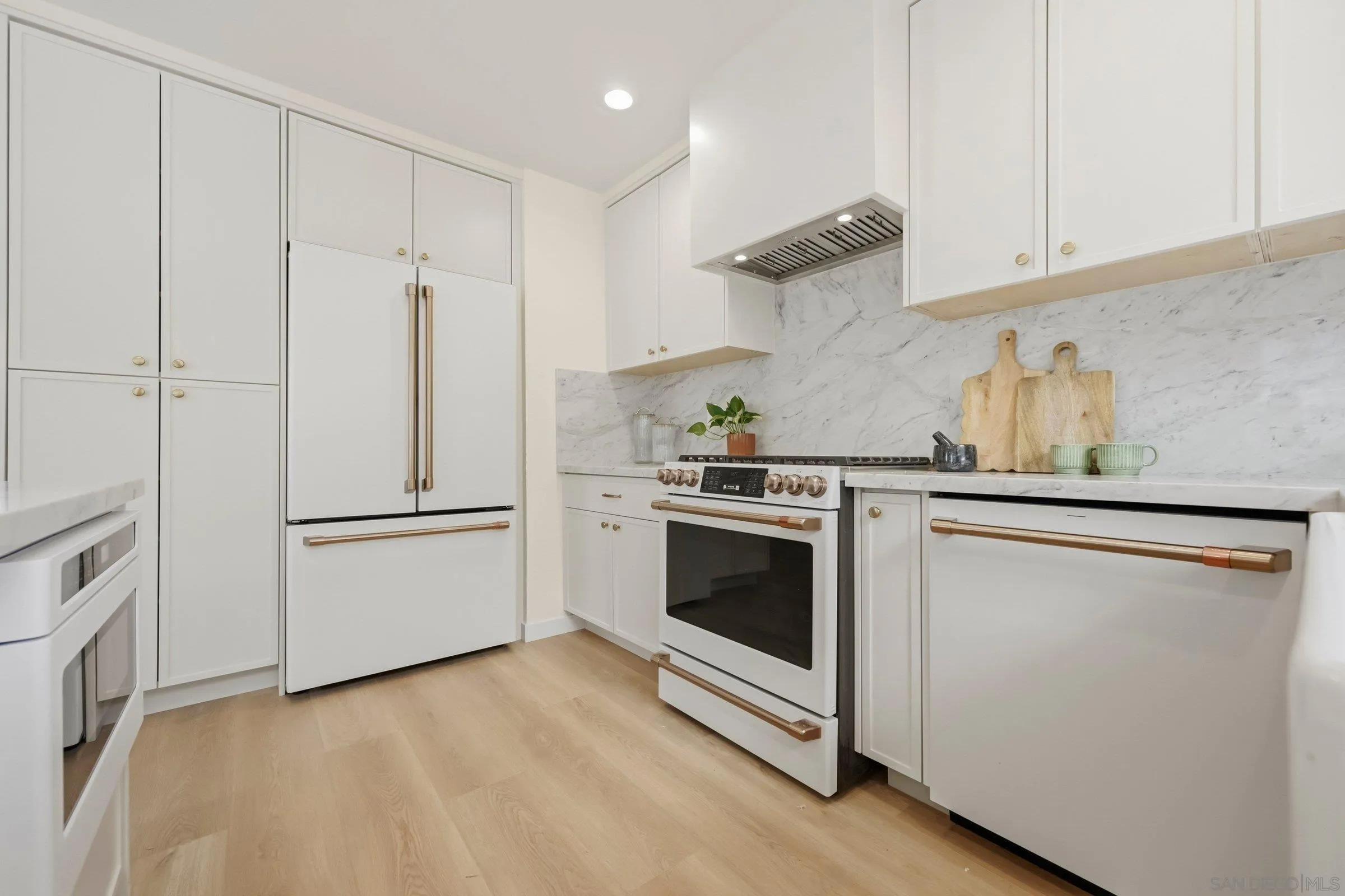 https://cdn.realtyfeed.com/cdn/127/260013572/9381eeb7b8c5feccc678dec057d16407.webp