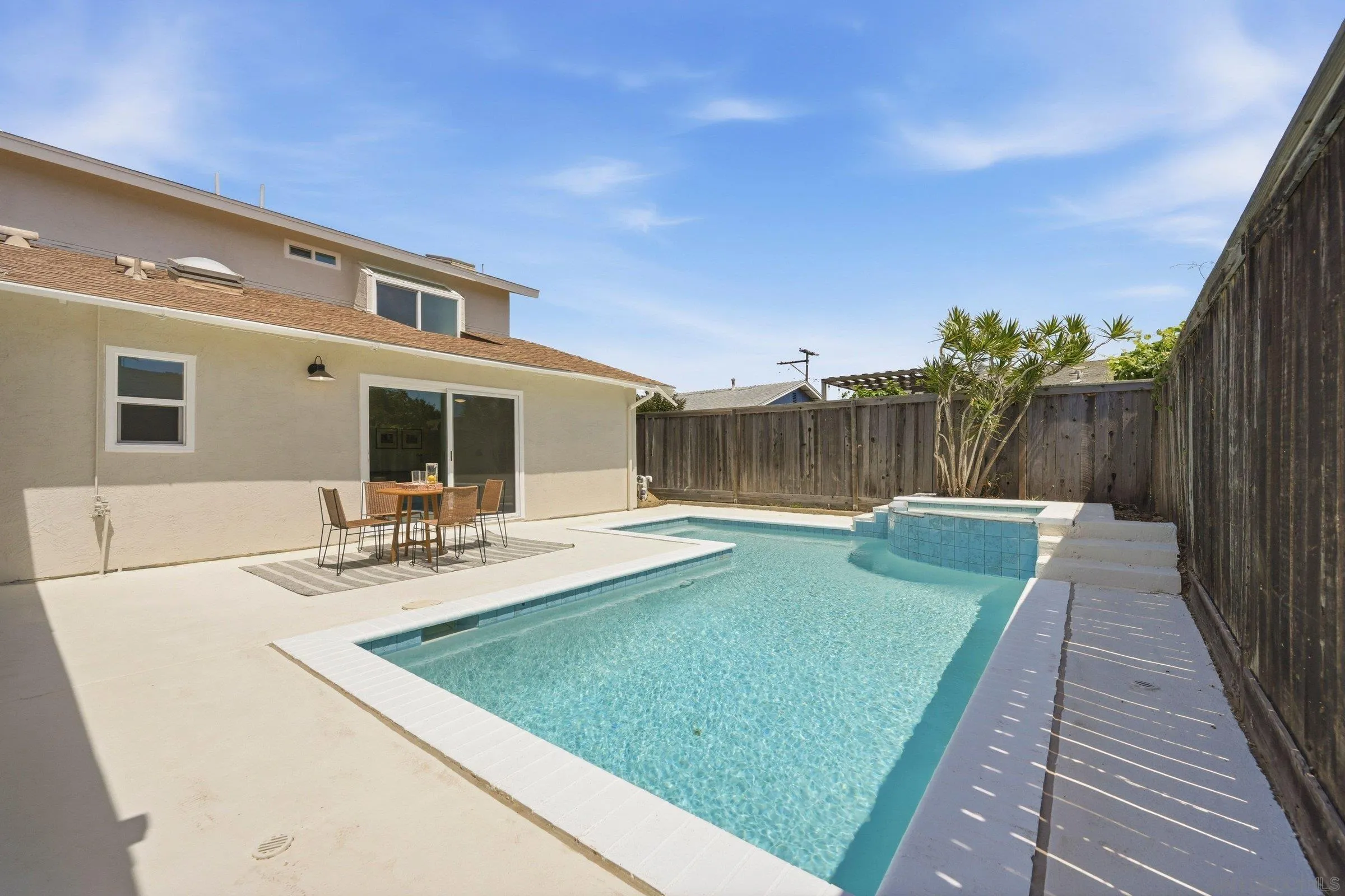 https://cdn.realtyfeed.com/cdn/127/260013572/9b17caa9c54f74f044f3484907100865.webp