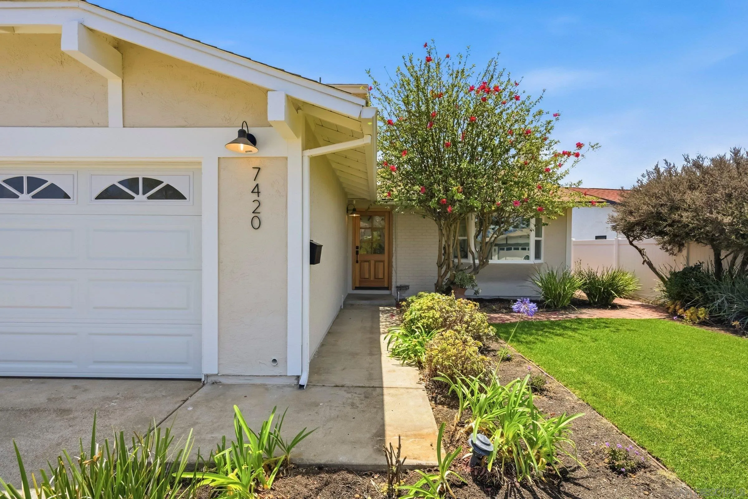 https://cdn.realtyfeed.com/cdn/127/260013572/a637f12d9a697d6683b39b5d2c71e5a3.webp