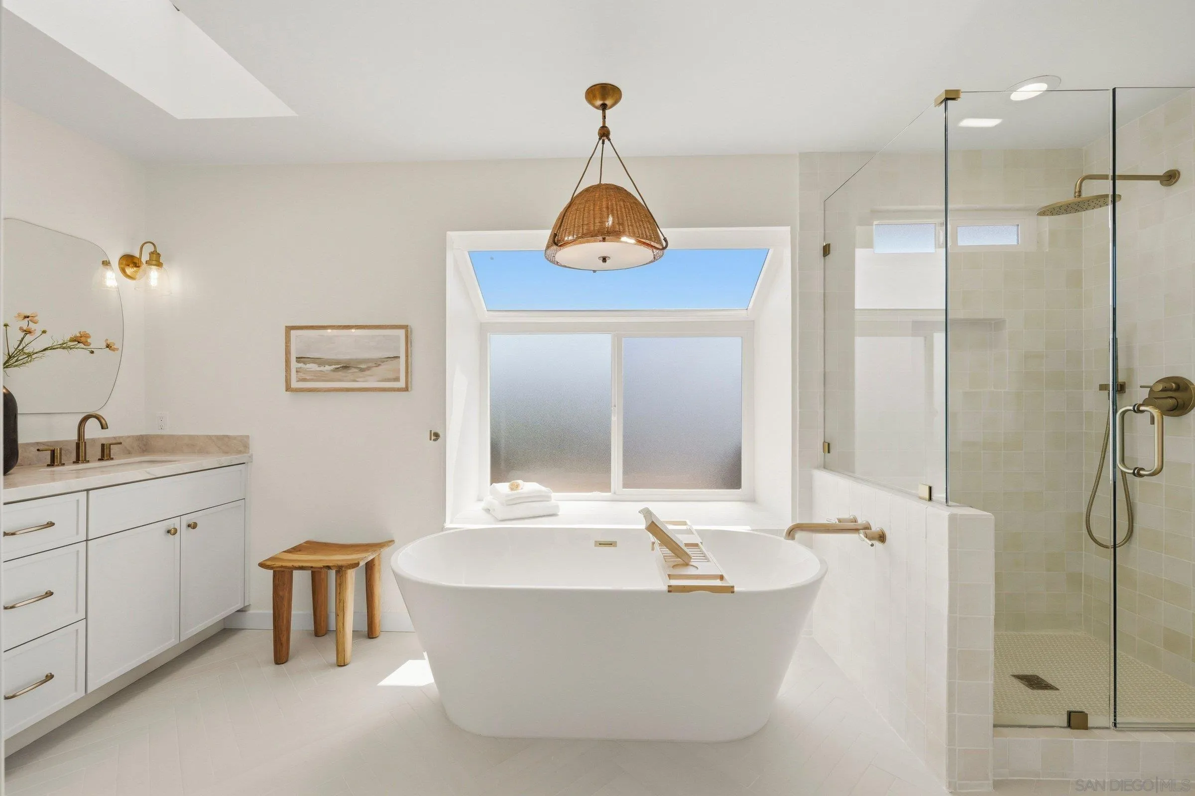 https://cdn.realtyfeed.com/cdn/127/260013572/bca2ff31682805e631605c2f29eb7dea.webp