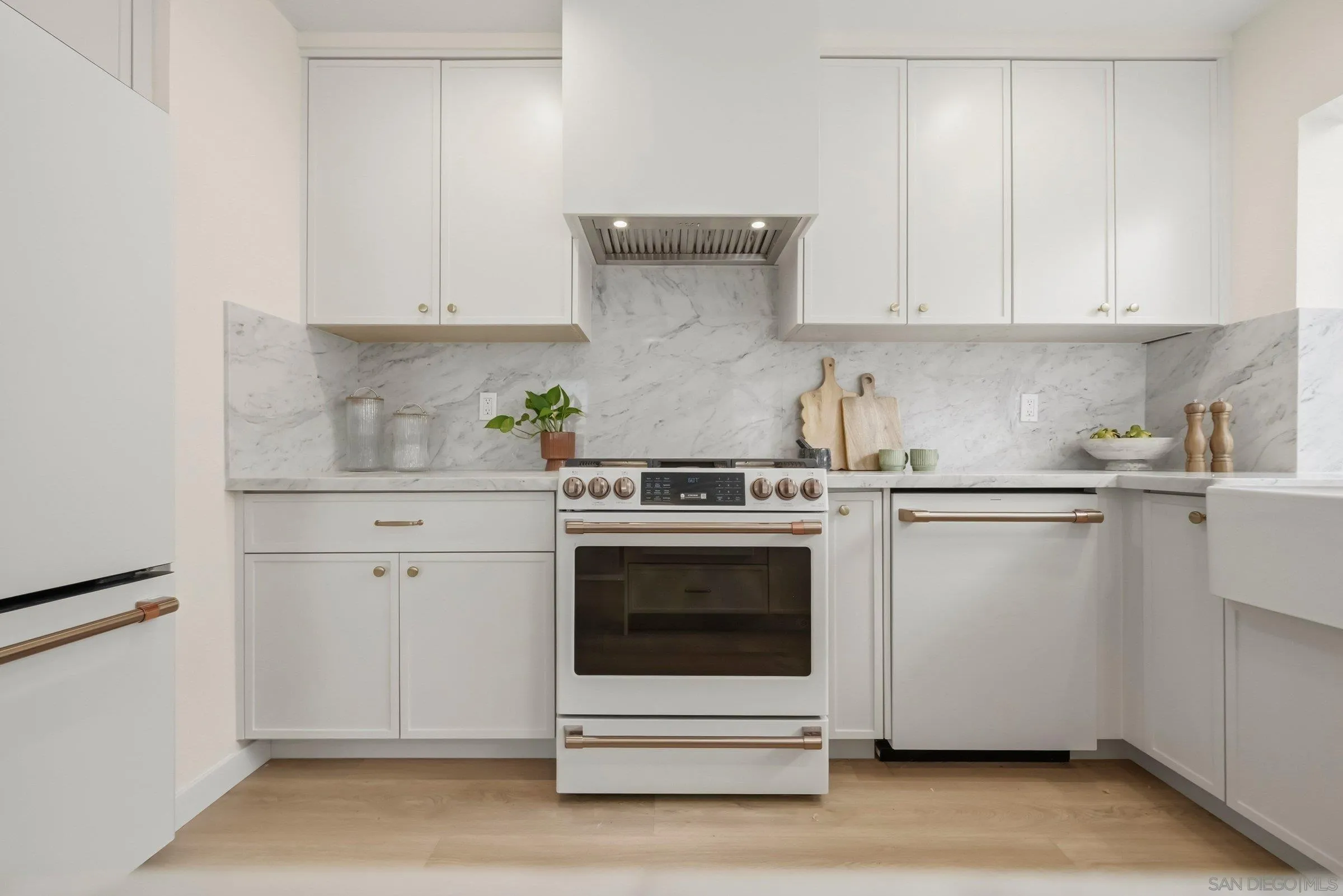 https://cdn.realtyfeed.com/cdn/127/260013572/e0ec796789ce652867bf9faed69e6821.webp