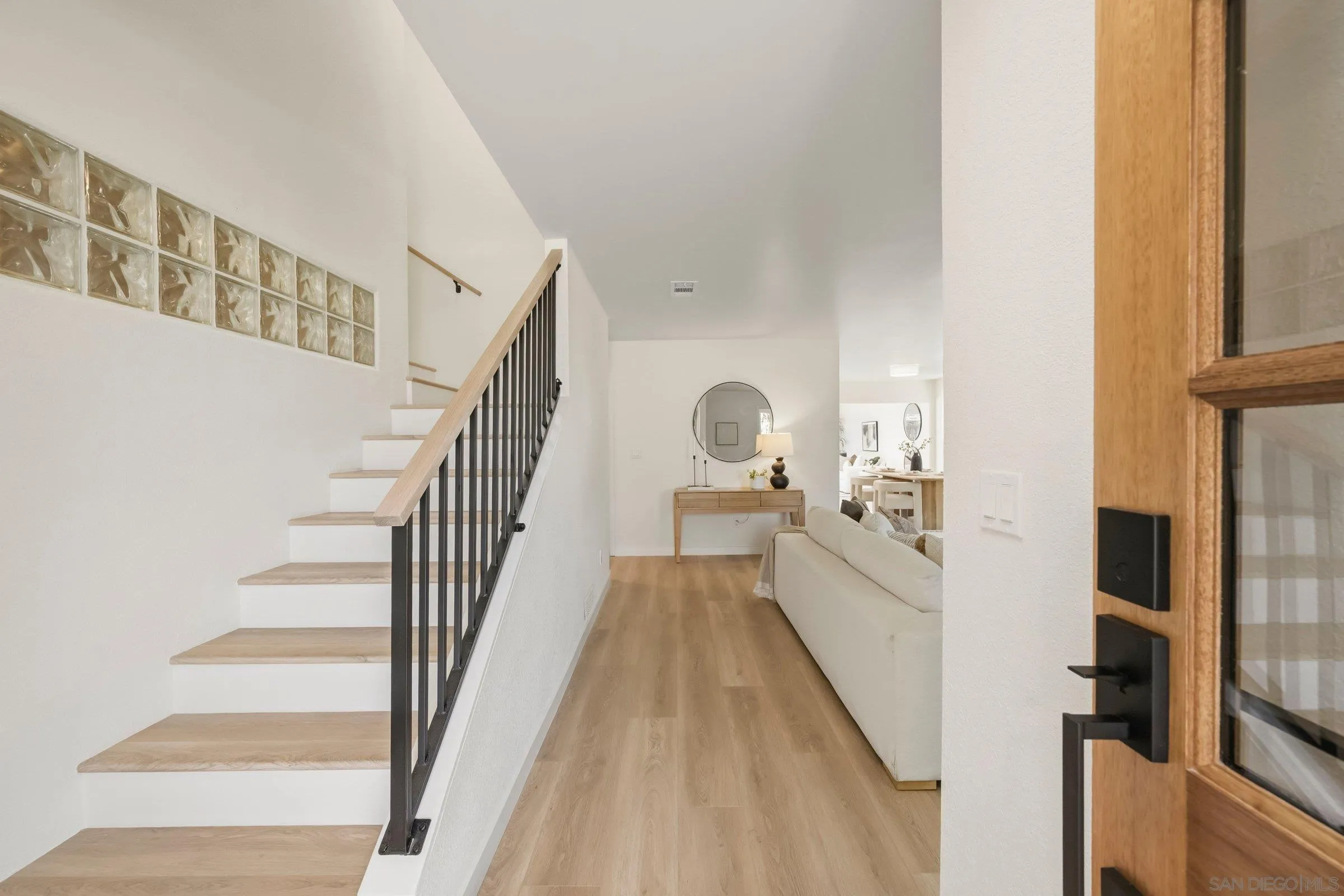 https://cdn.realtyfeed.com/cdn/127/260013572/e3daecc871a9f9f72eb57cf4a084793c.webp
