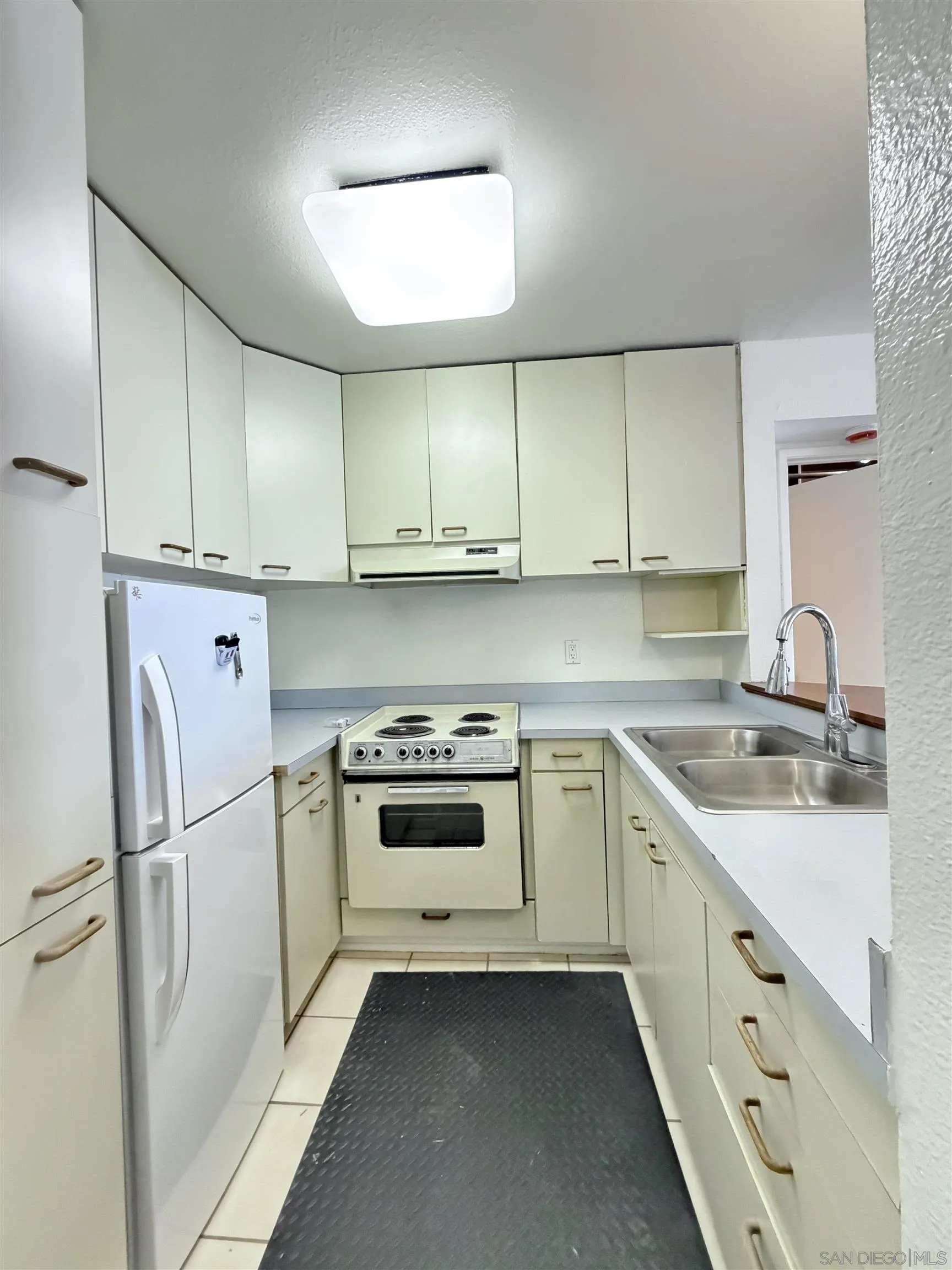 Photo #16: 260013575 Listing: Photo #16