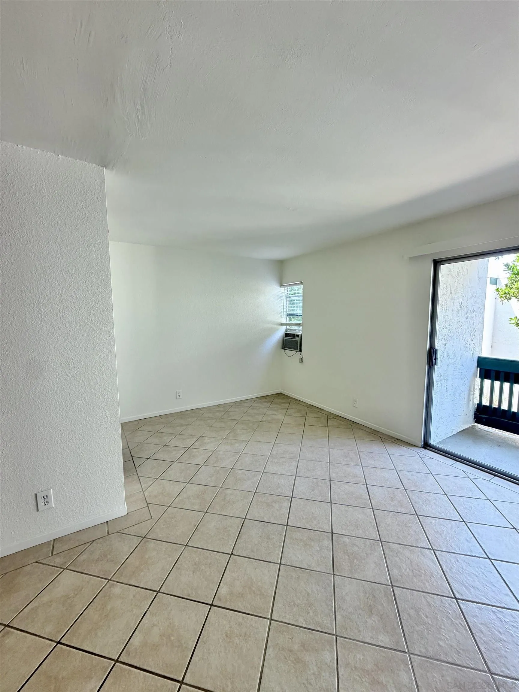 Photo #23: 260013575 Listing: Photo #23