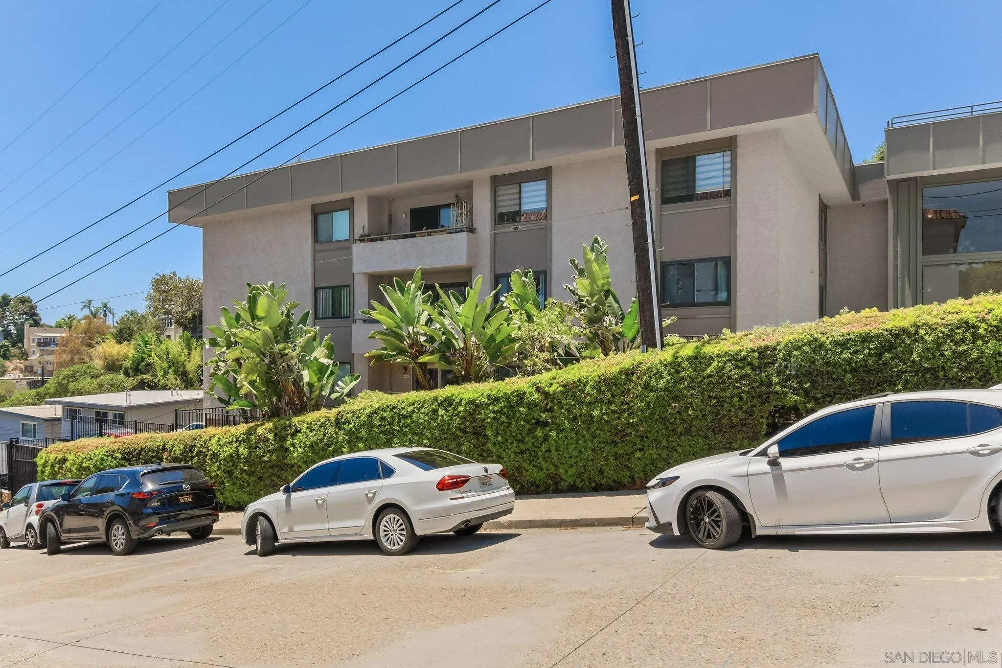 https://cdn.realtyfeed.com/cdn/127/260013576/905e6e6da957a670e94ad6a2b03de8da.webp