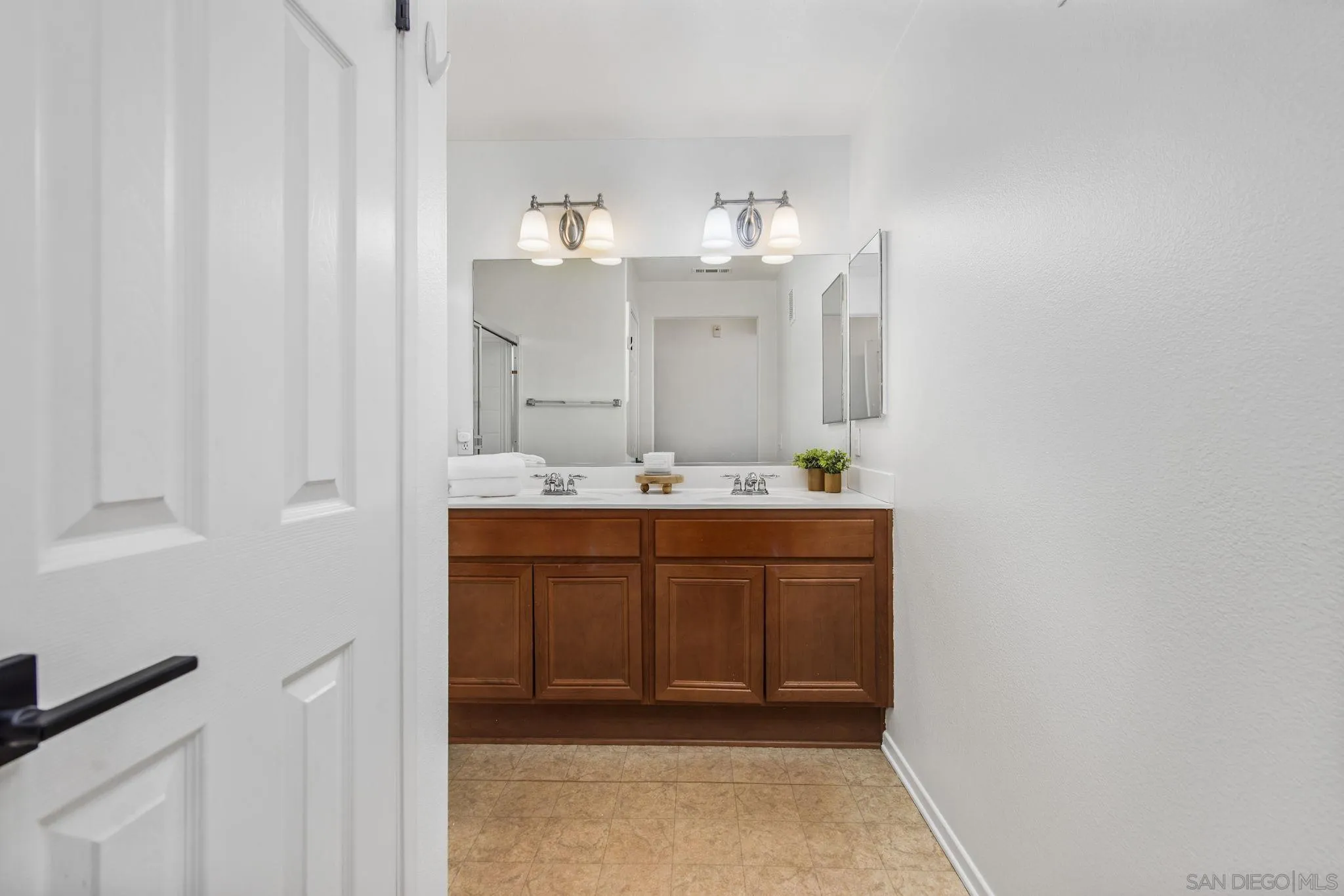 Photo #18: 260013578 Listing: Photo #18