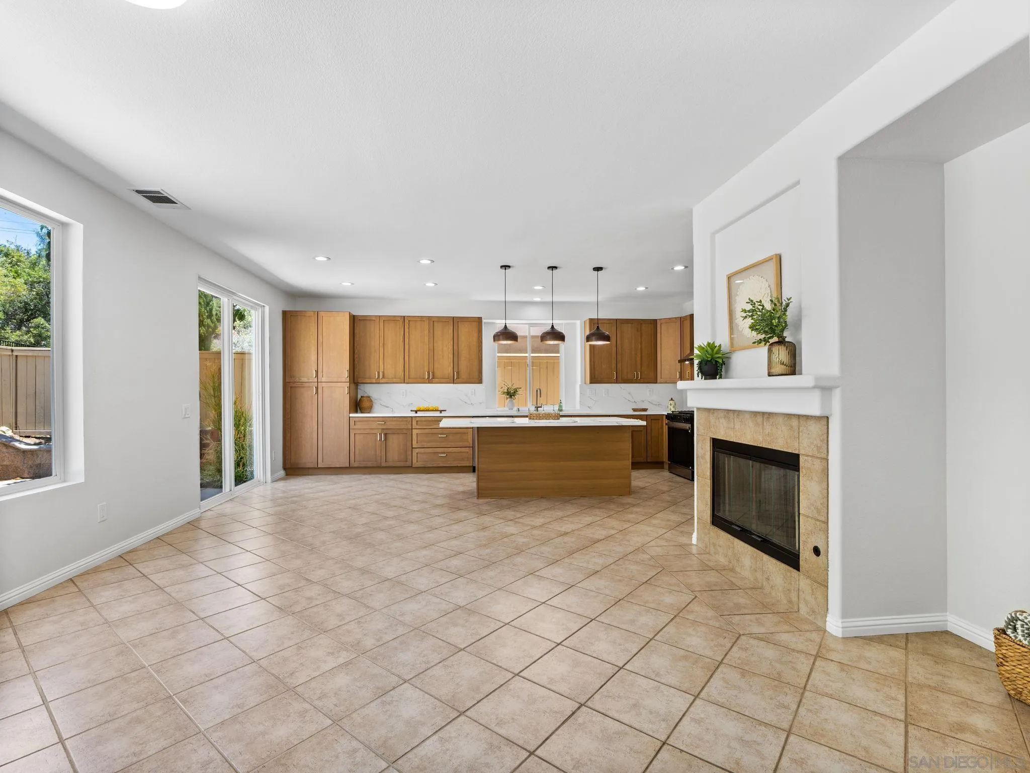 https://cdn.realtyfeed.com/cdn/127/260013585/137d89e1ff4d49894d46b91a89ef1095.webp