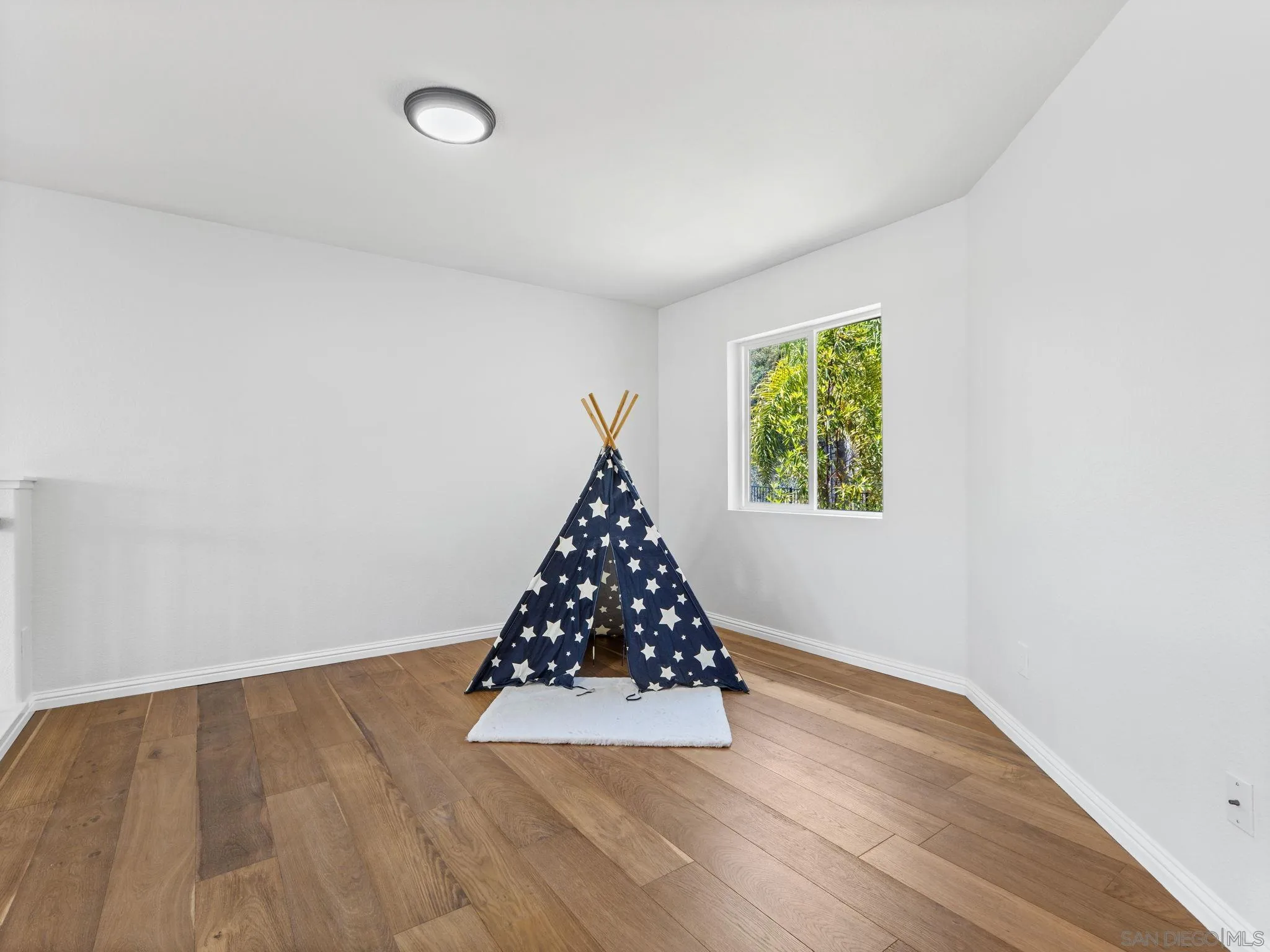 https://cdn.realtyfeed.com/cdn/127/260013585/7dc5fa340bac071fd240354d181eb4ad.webp