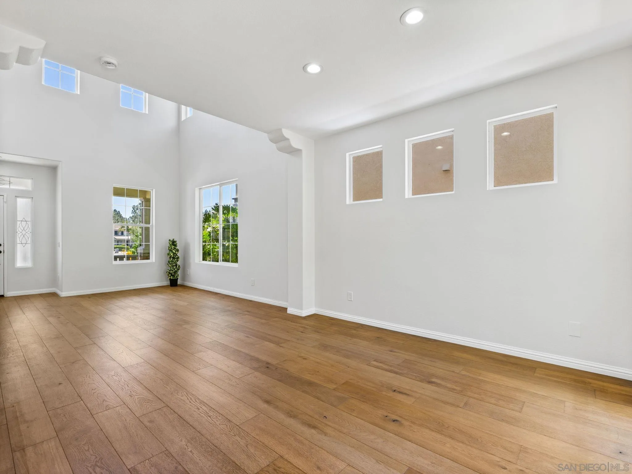 https://cdn.realtyfeed.com/cdn/127/260013585/a614d962574be60eab6c663016815aa8.webp