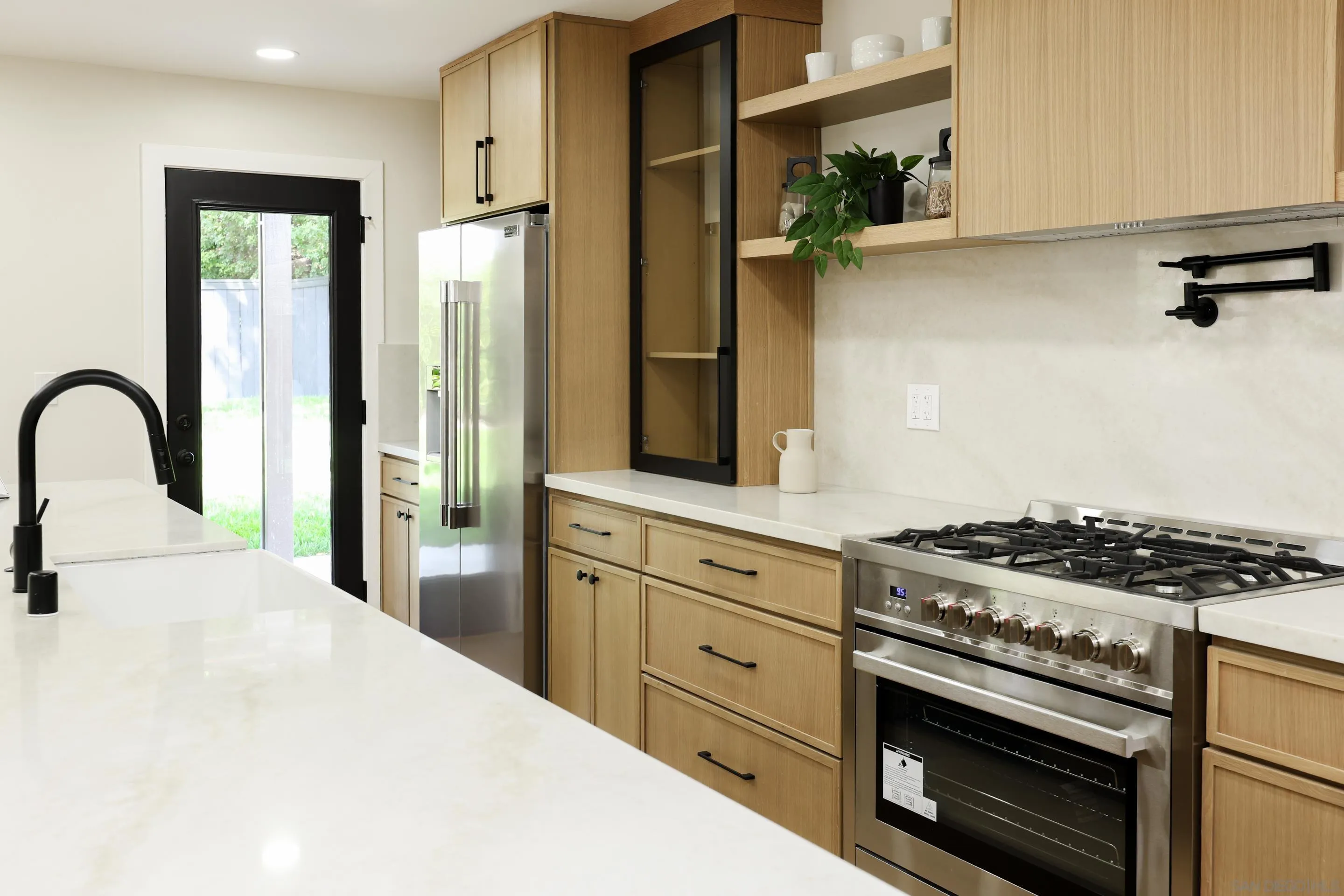 https://cdn.realtyfeed.com/cdn/127/260013586/3b9bdad94435fb4424b8ef036c0fb055.webp