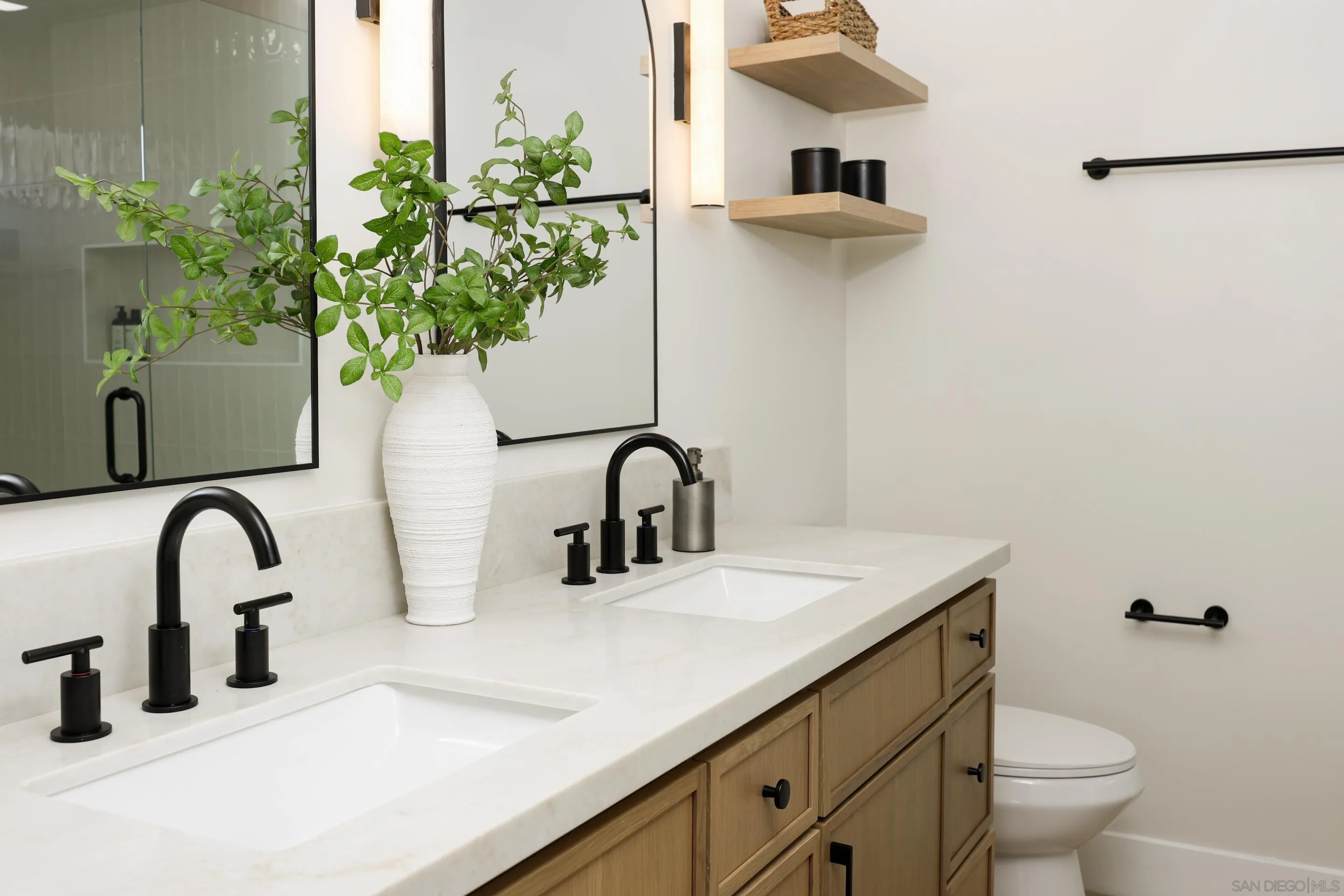 https://cdn.realtyfeed.com/cdn/127/260013586/602ff3201e5760617d9e59325d24c696.webp
