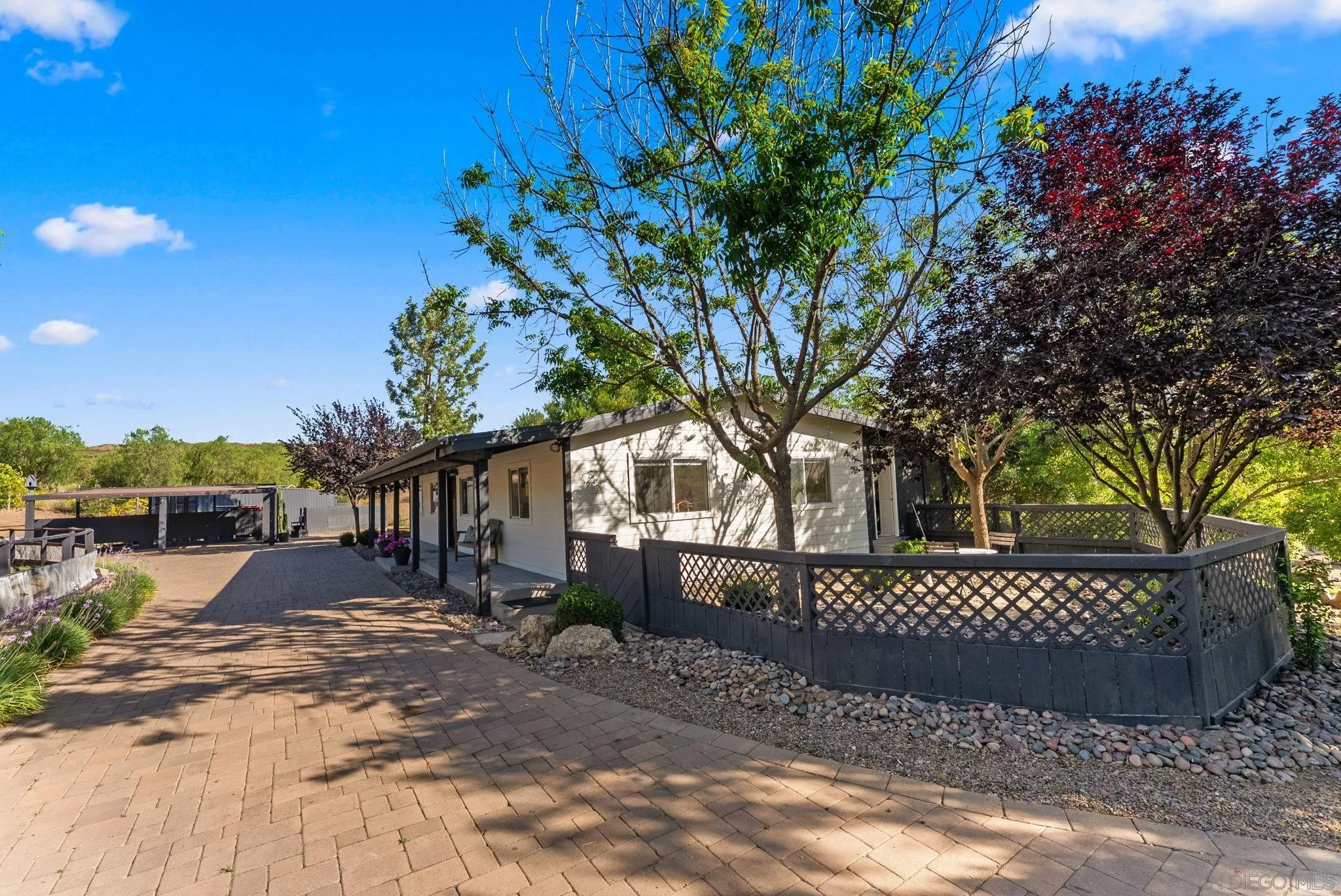 https://cdn.realtyfeed.com/cdn/127/260013587/1abf015bae6db35a6331c294c5692190.webp