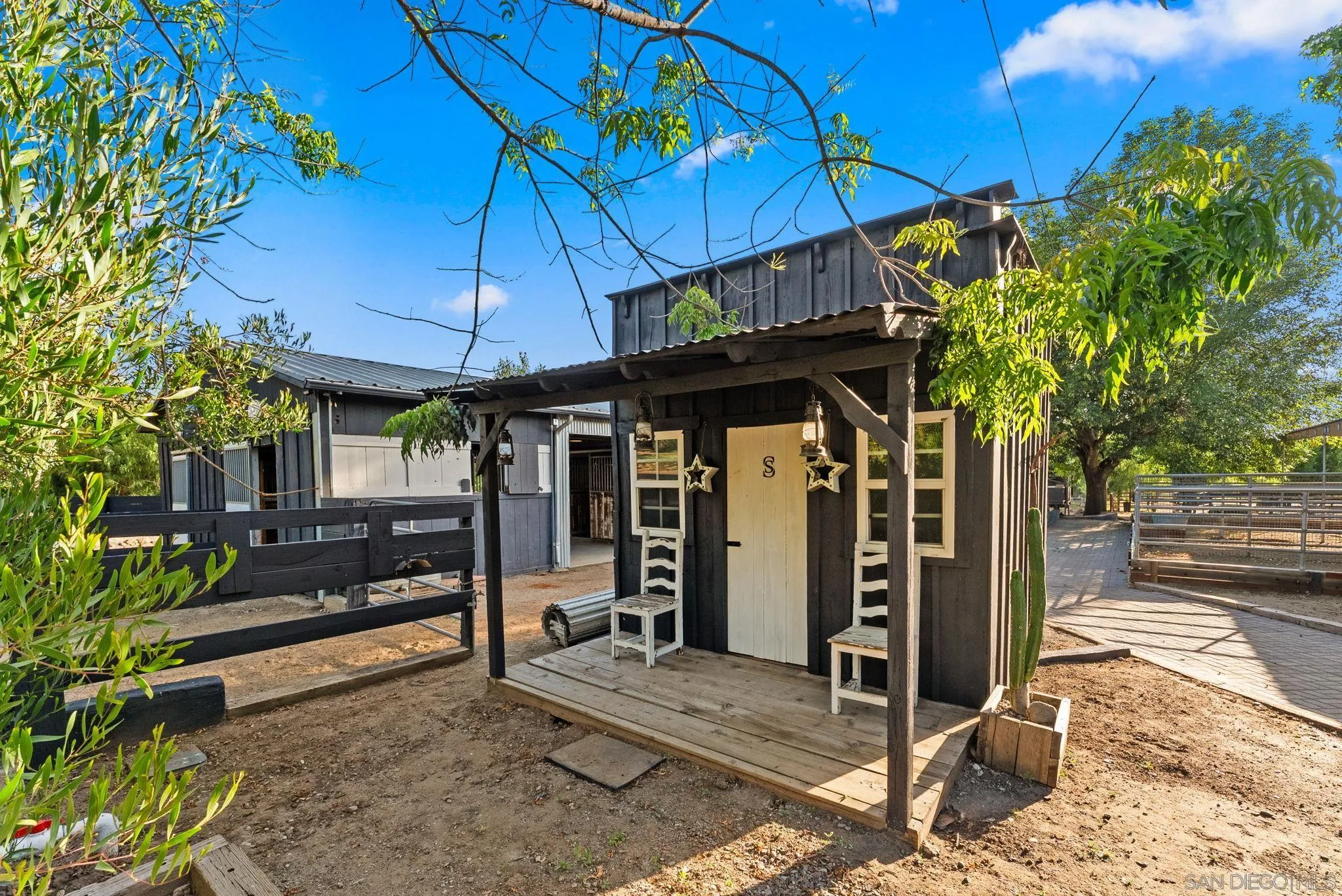 https://cdn.realtyfeed.com/cdn/127/260013587/1d72751adf2f149c2bcdfd5bdecc02d1.webp