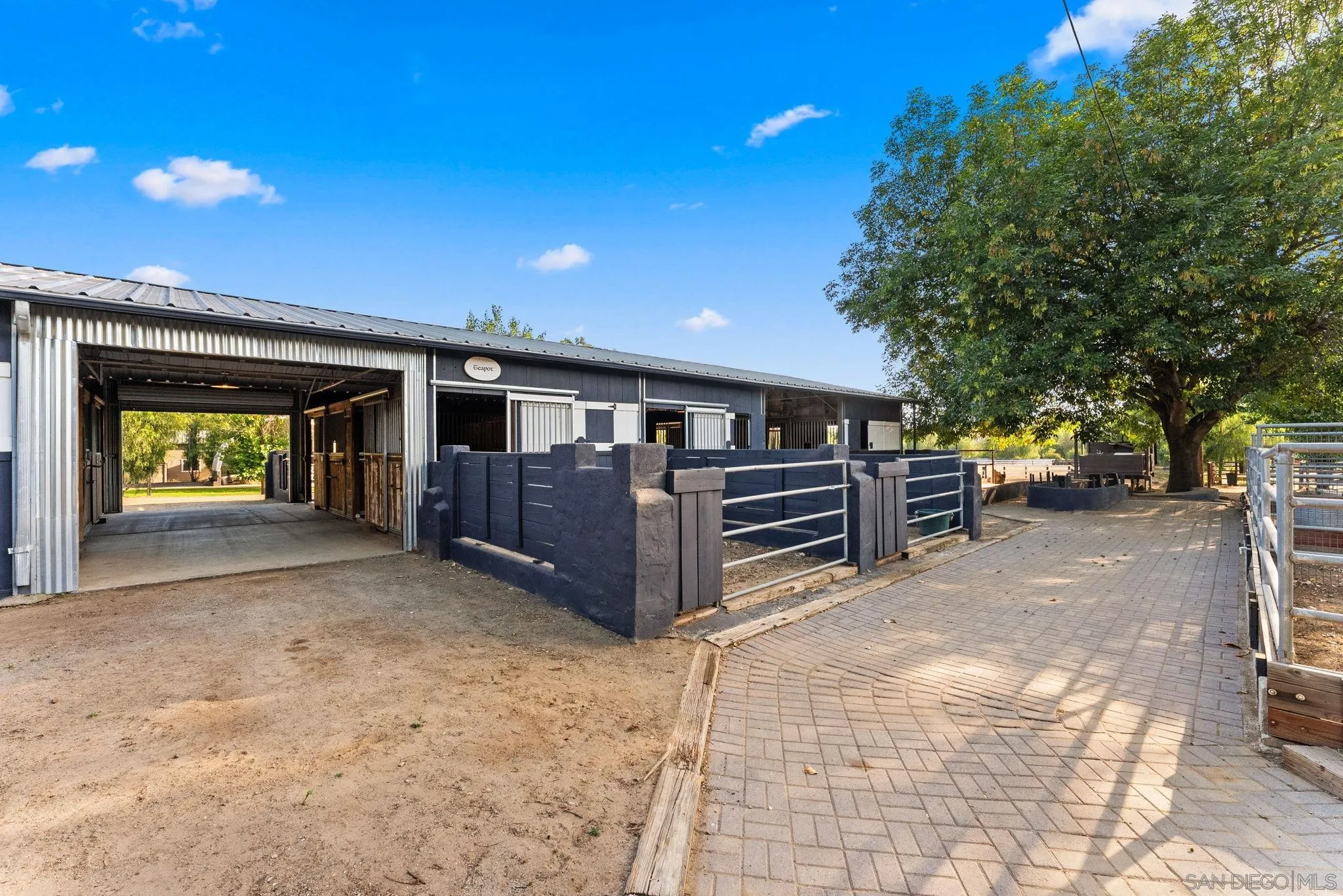 https://cdn.realtyfeed.com/cdn/127/260013587/3b9b791419245e887b81362ee35c53e2.webp