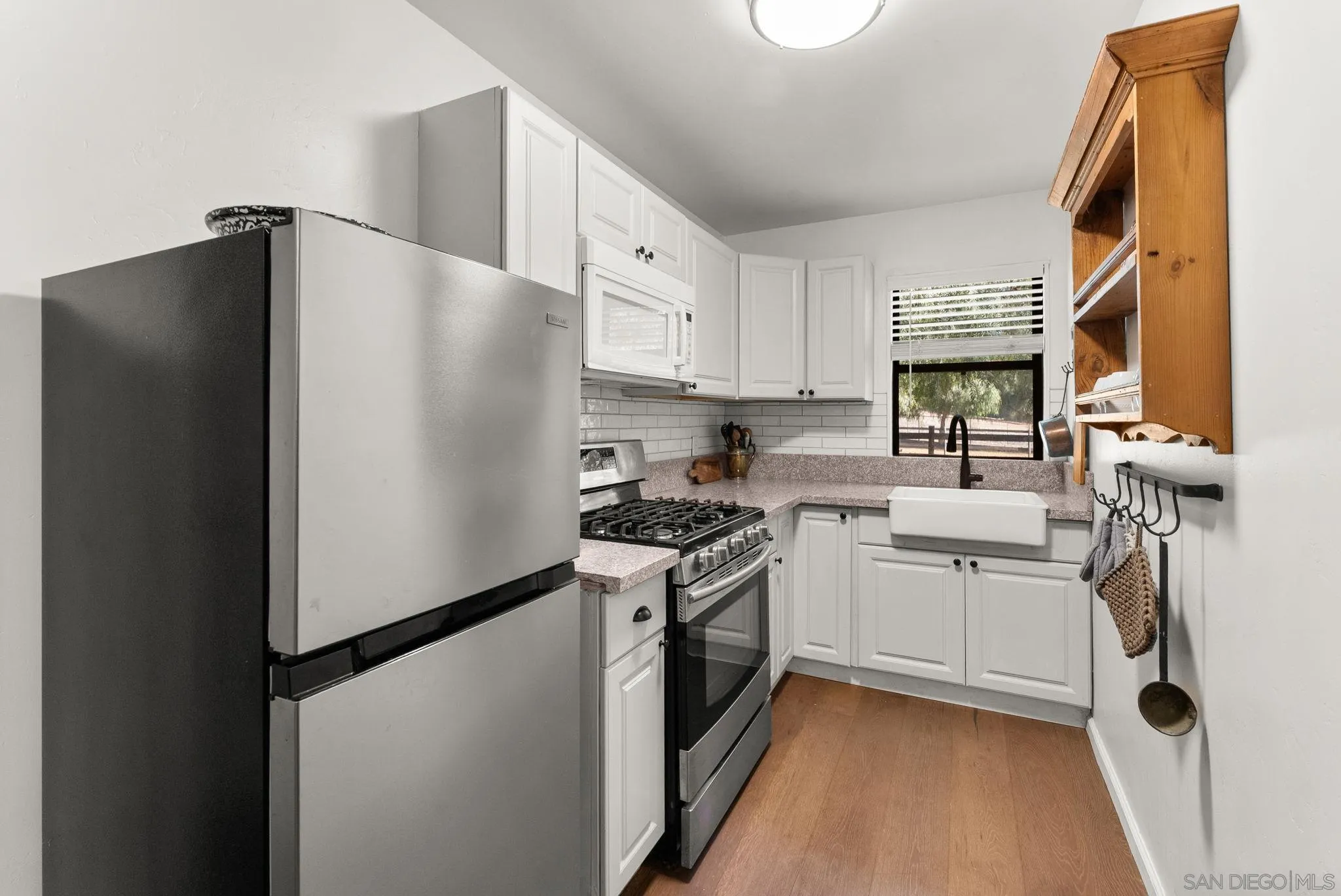 https://cdn.realtyfeed.com/cdn/127/260013587/5c877e3e0736275a516f24217833c46a.webp
