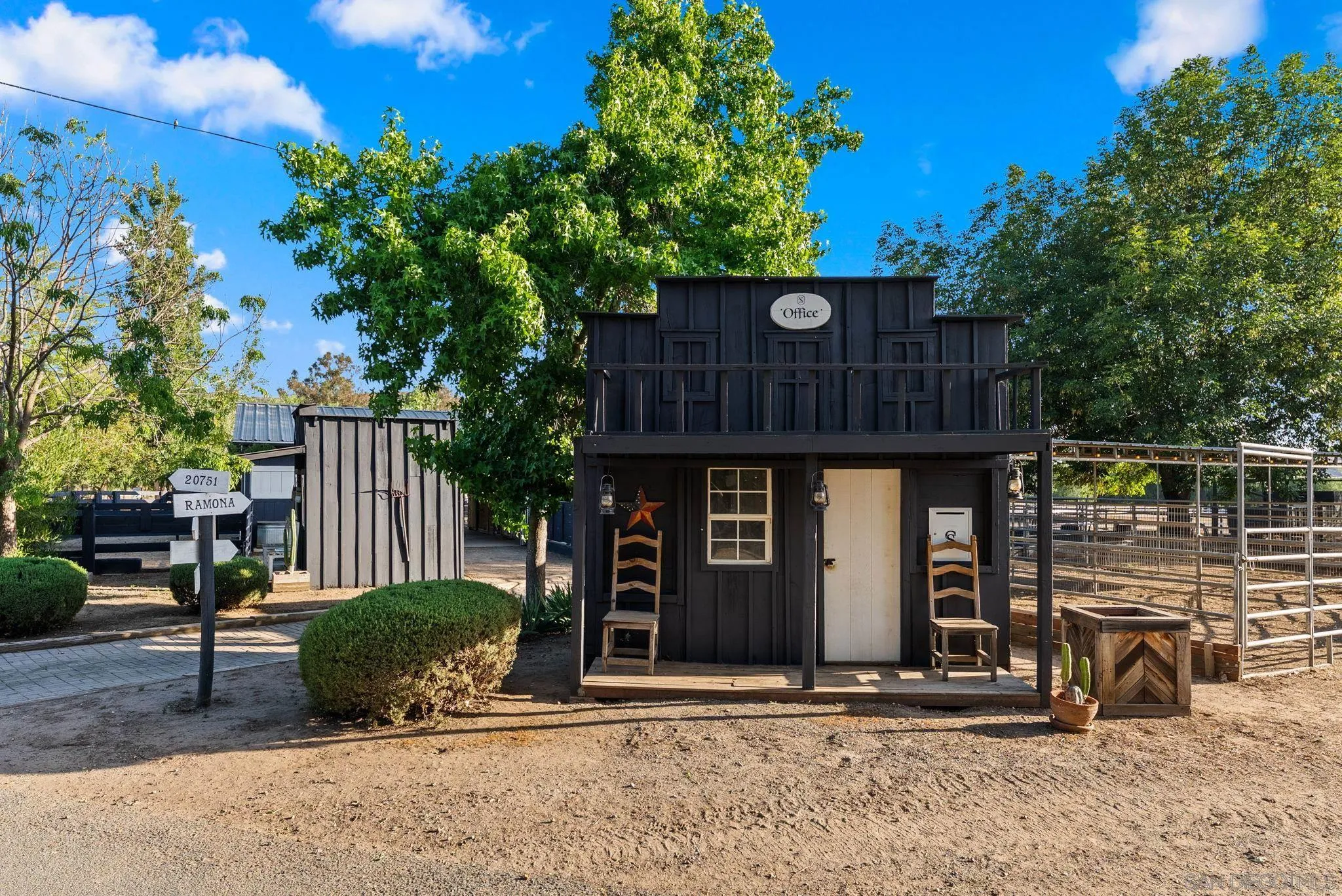 https://cdn.realtyfeed.com/cdn/127/260013587/798089b1e2fe83d72858cf7aa1347f72.webp