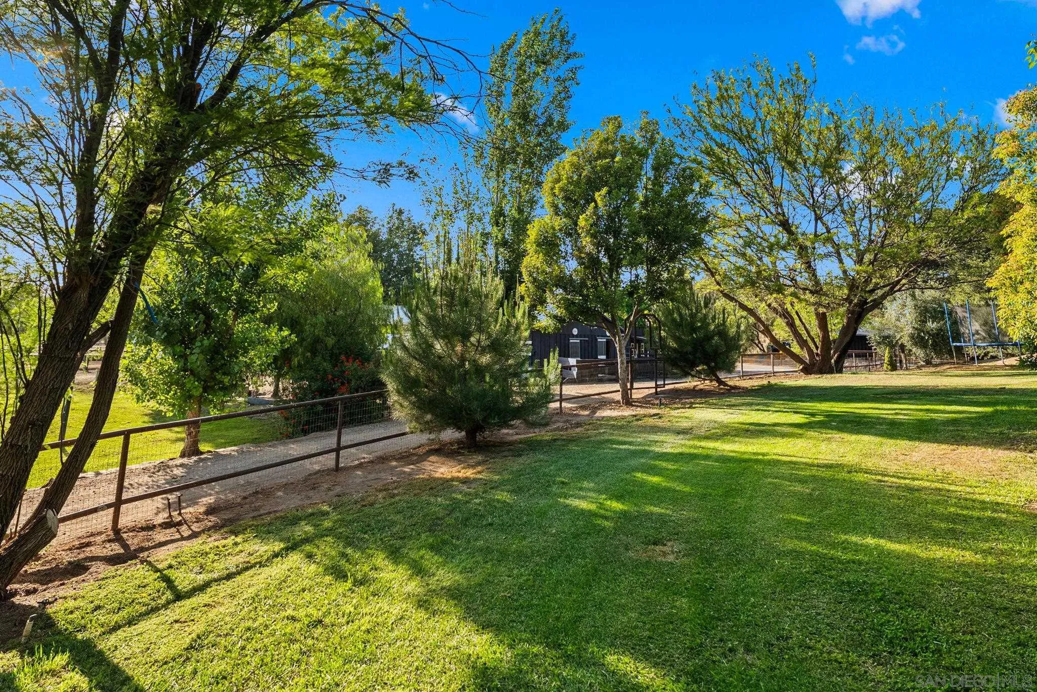 https://cdn.realtyfeed.com/cdn/127/260013587/7d804c51d7e929032f4d3cebd692a15f.webp