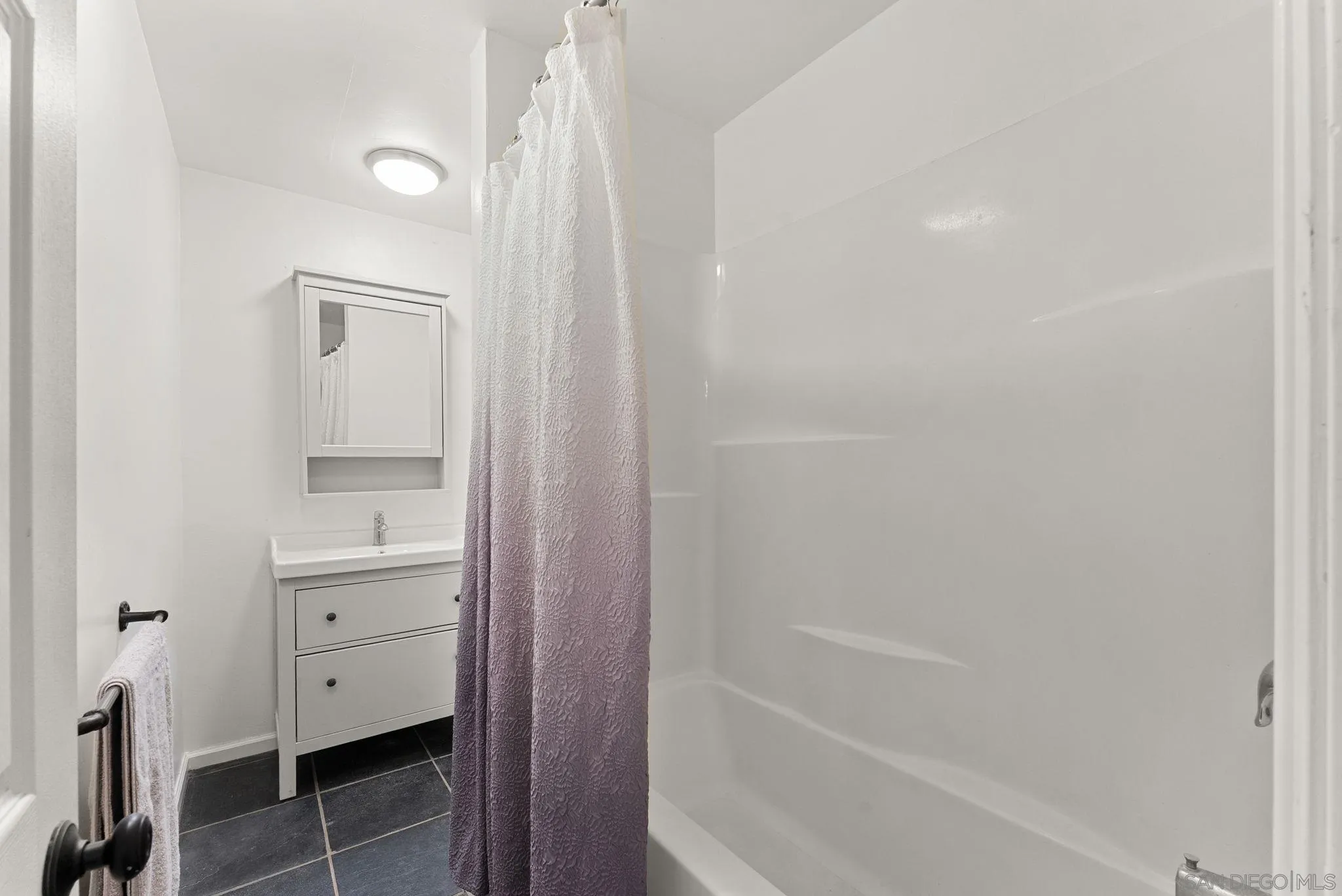 https://cdn.realtyfeed.com/cdn/127/260013587/95d3ed85c054a7cc9d43a5b461c92ee7.webp