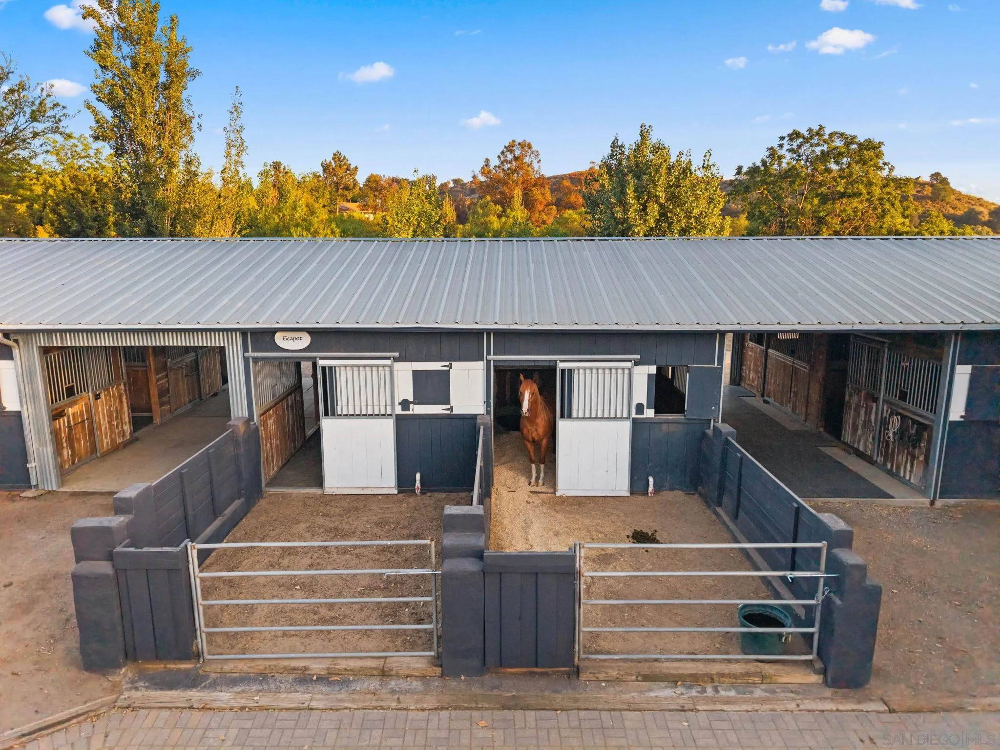 https://cdn.realtyfeed.com/cdn/127/260013587/a1a040c494fc3432c1d8d7d4b6c3e4e2.webp