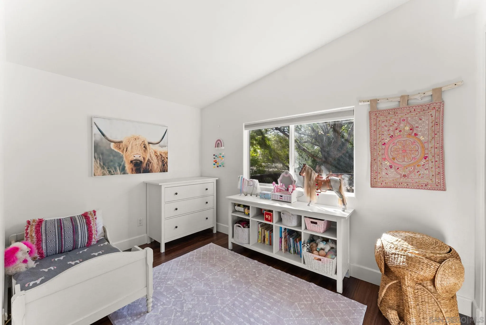 https://cdn.realtyfeed.com/cdn/127/260013587/a423c4d449783528600c4167ea6a2472.webp
