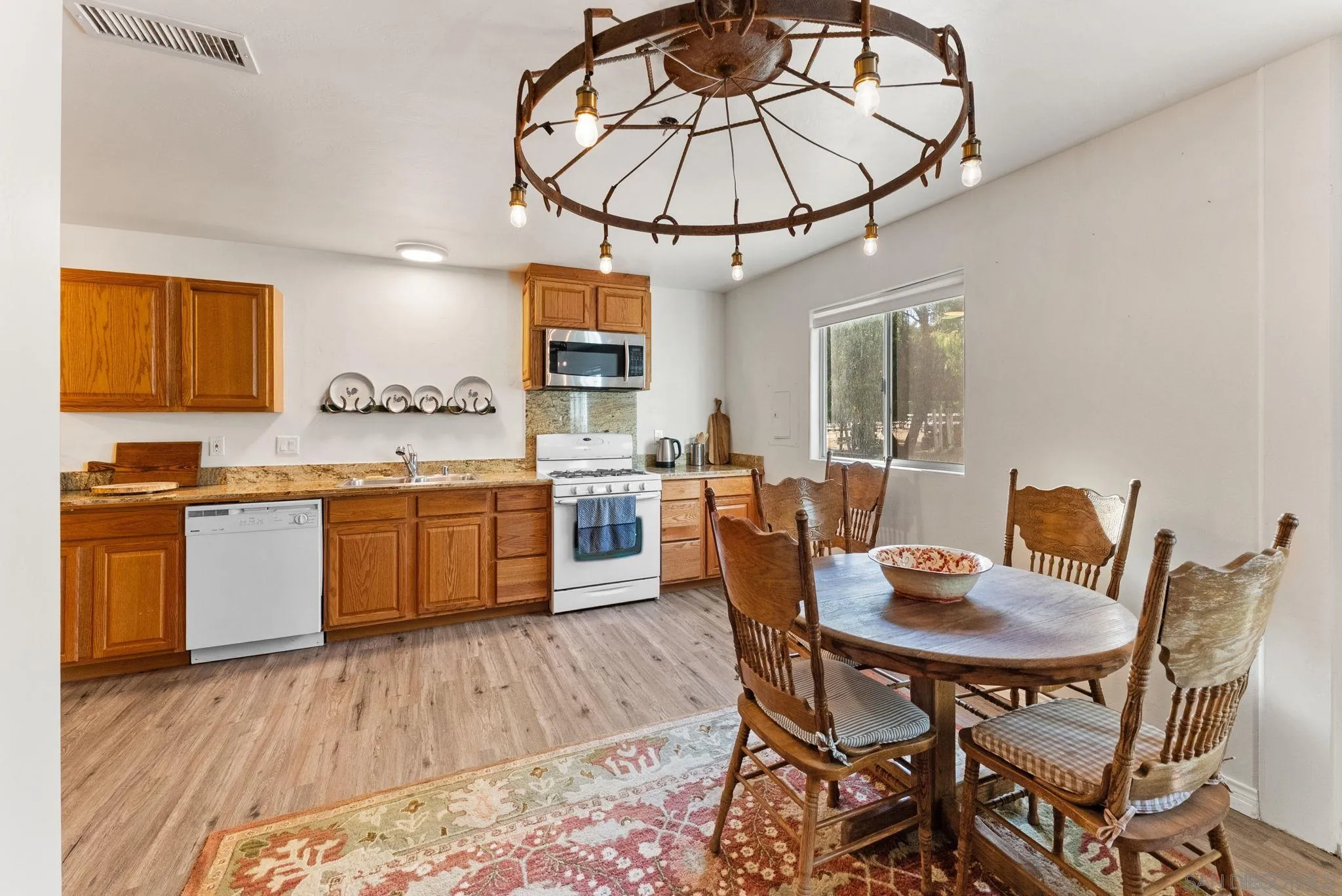 https://cdn.realtyfeed.com/cdn/127/260013587/c6d1c6a34101a115a89ab0b71a6a926c.webp