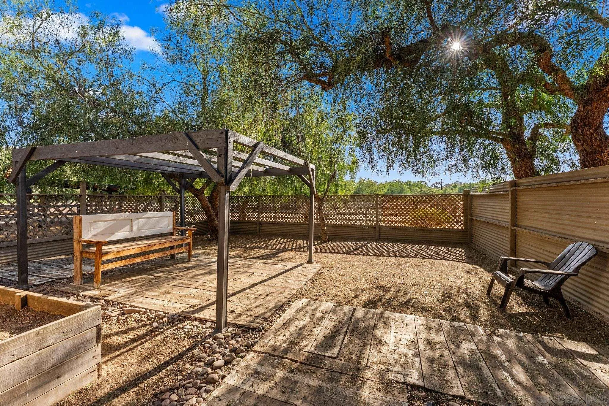 https://cdn.realtyfeed.com/cdn/127/260013587/d00f0bf99154c39acb402c57ca66471e.webp