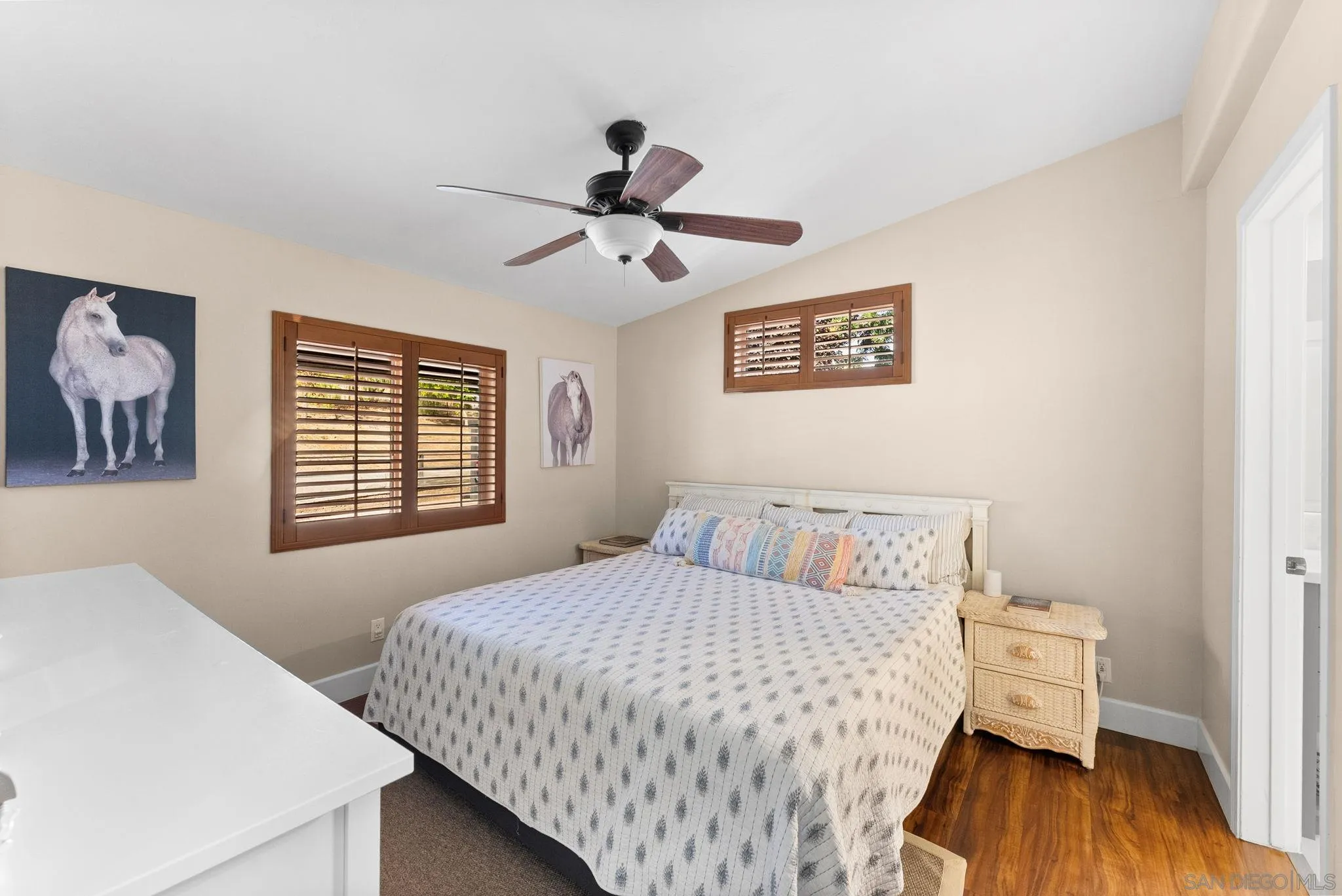 https://cdn.realtyfeed.com/cdn/127/260013587/fbb1c01b48bf75c1ce1d03ef0276a728.webp