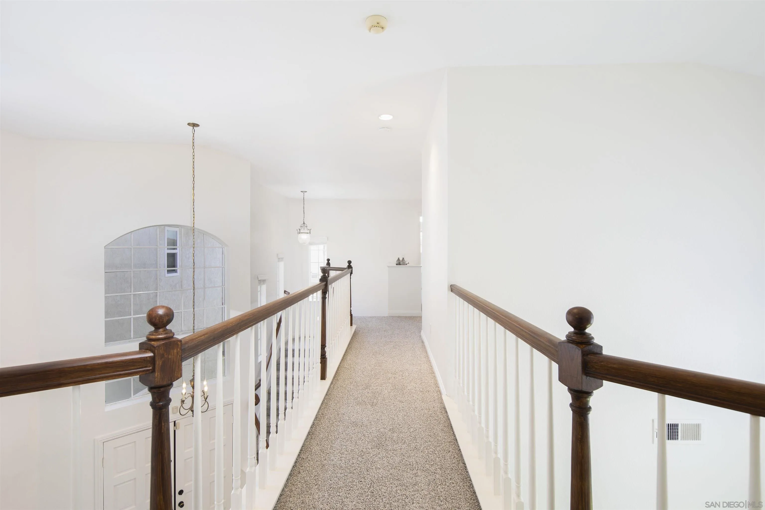 https://cdn.realtyfeed.com/cdn/127/260013590/392f0497433ab4b392966e565531a6e5.webp
