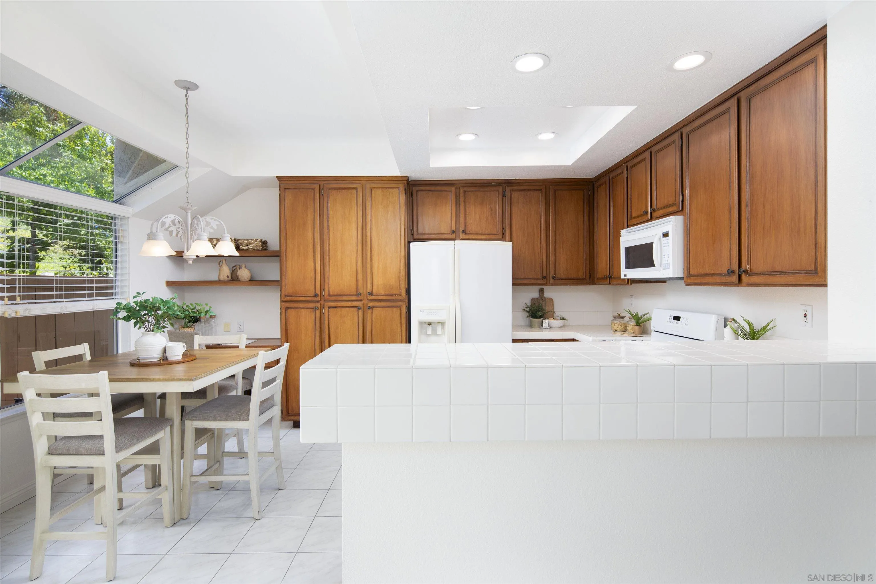 https://cdn.realtyfeed.com/cdn/127/260013590/9df07875d4ae75e4c6d12377391f826b.webp