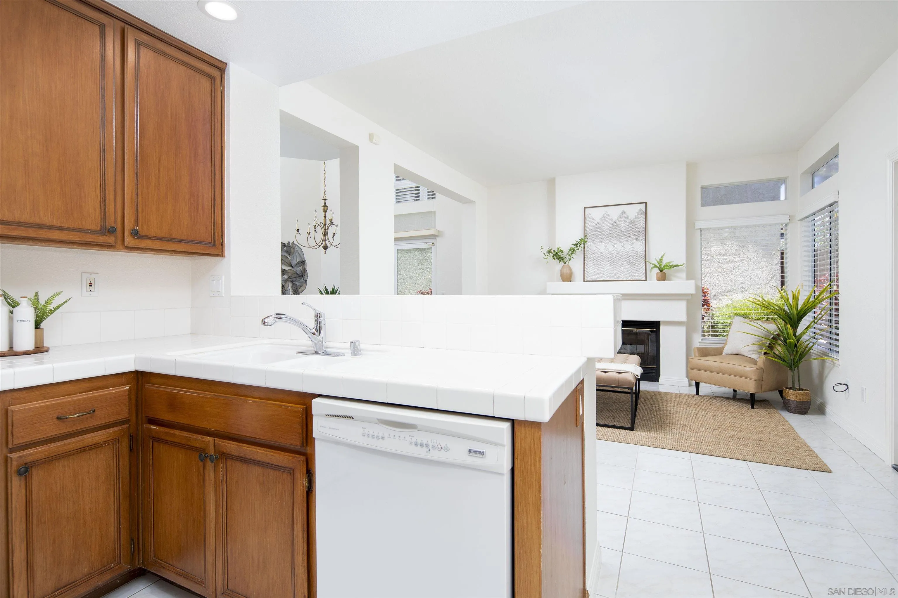 https://cdn.realtyfeed.com/cdn/127/260013590/b2647138e45638e04c8b776a17d65ad2.webp