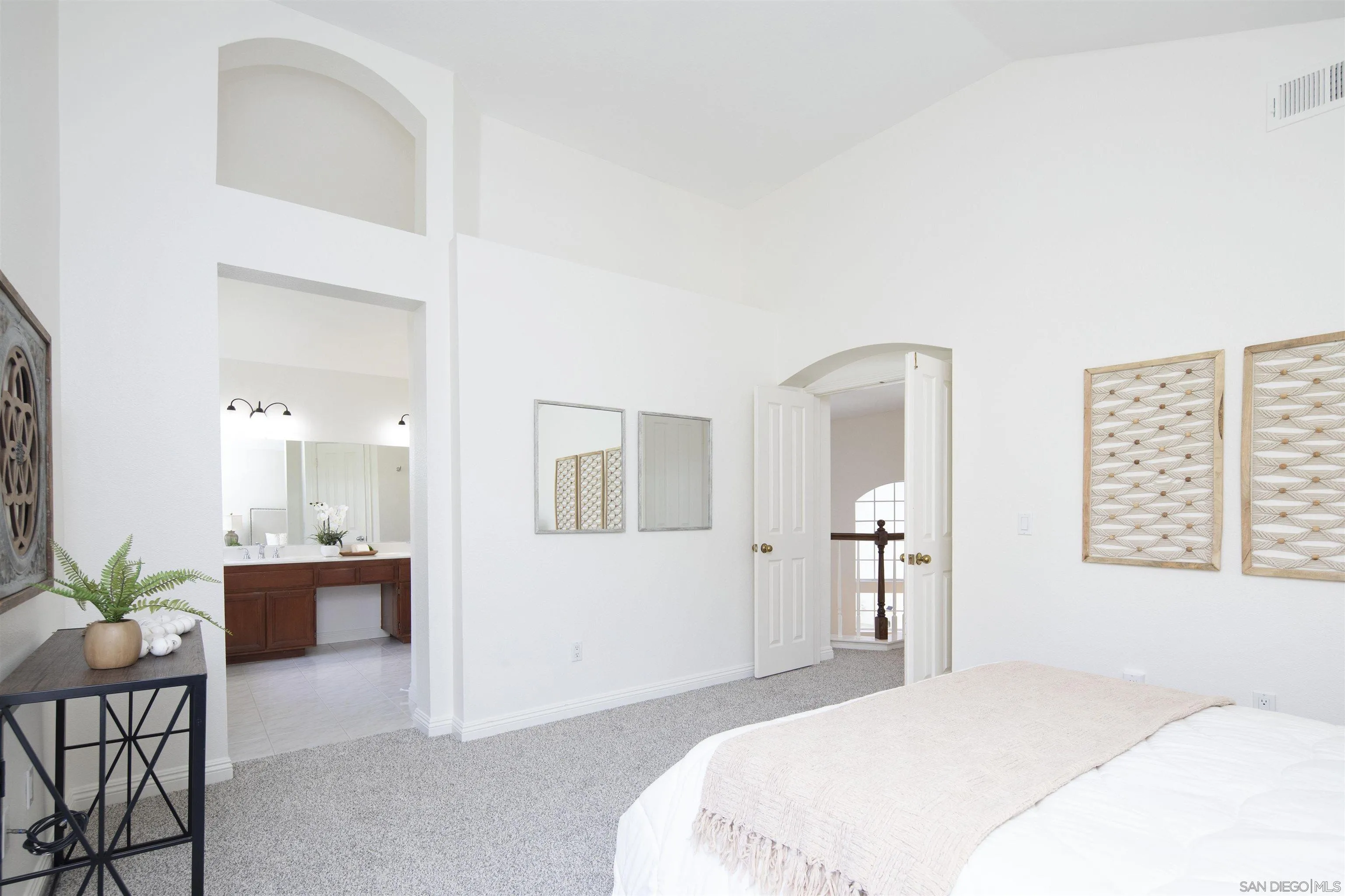 https://cdn.realtyfeed.com/cdn/127/260013590/f5deab465a262a3a6f22815380e1b5fc.webp