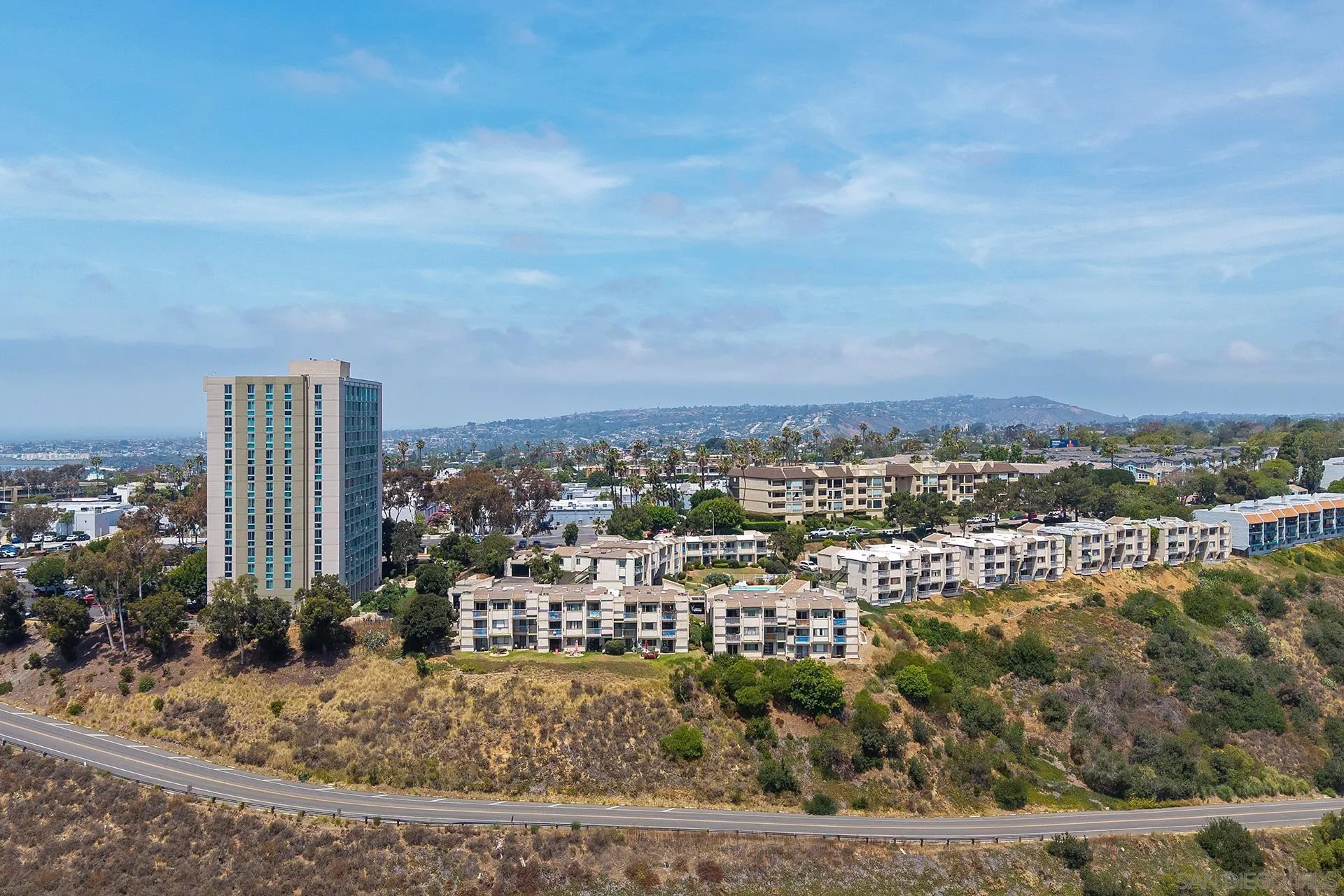 https://cdn.realtyfeed.com/cdn/127/260013591/27e70555249d39058d75801a1cdc2cdb.webp