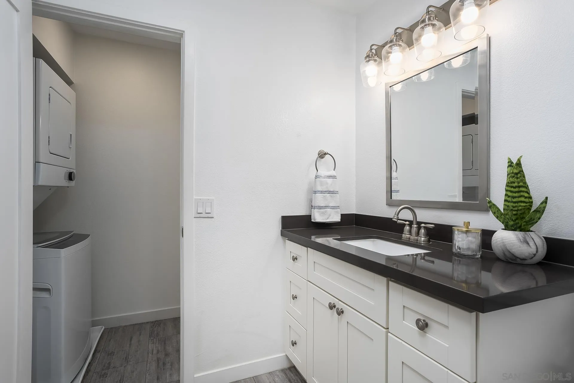 https://cdn.realtyfeed.com/cdn/127/260013591/4942c4416e19cf381845ce7e570c782c.webp