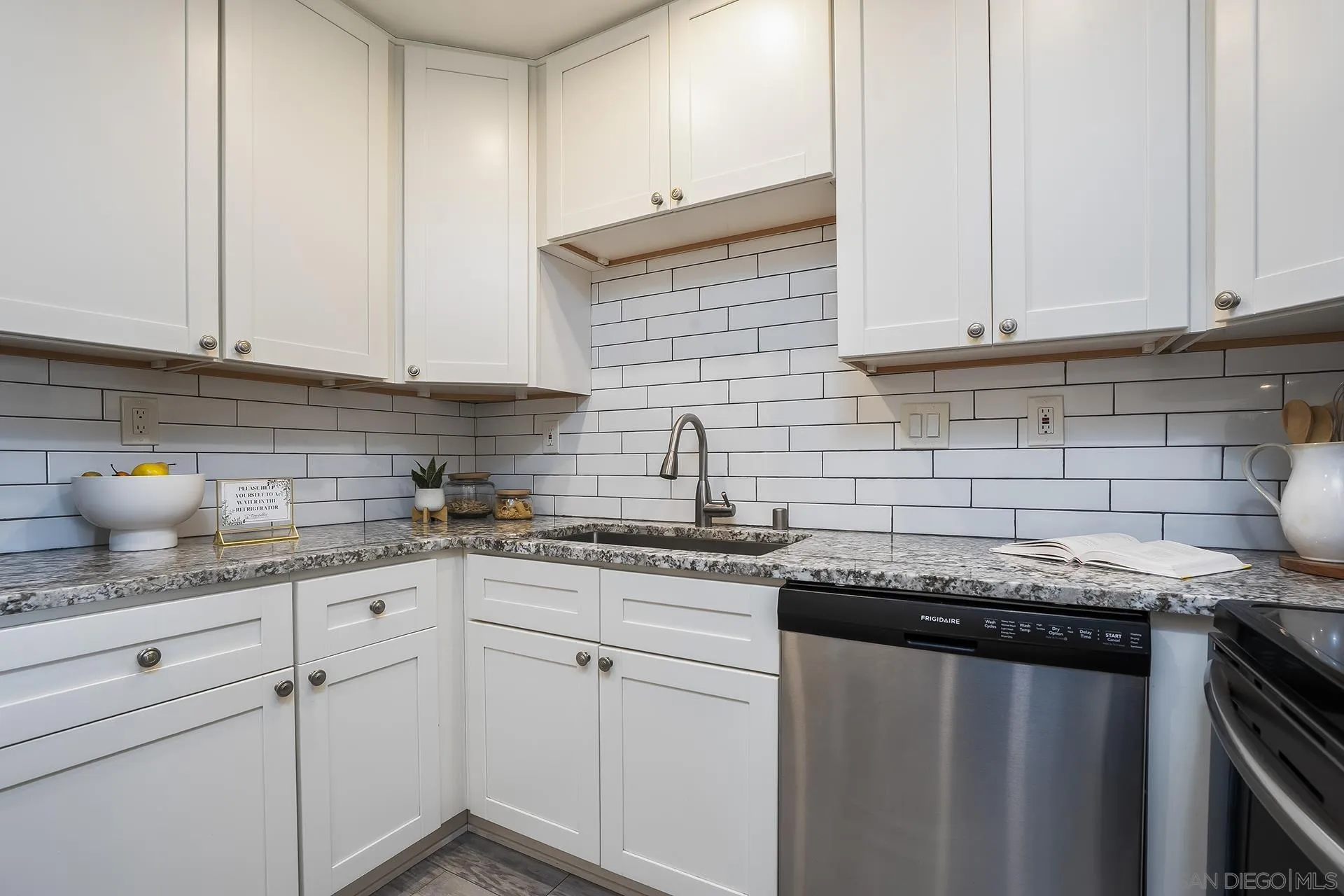 https://cdn.realtyfeed.com/cdn/127/260013591/b7653768b2861fb58216d00b05c2d6be.webp