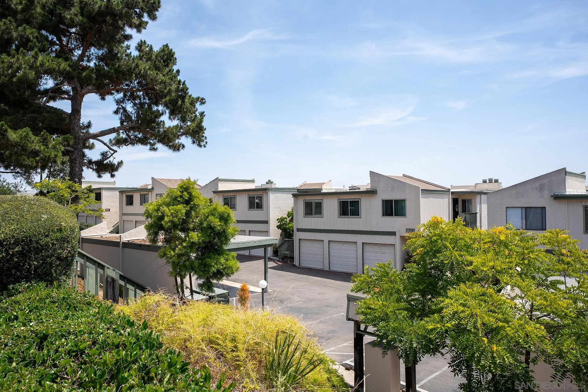 https://cdn.realtyfeed.com/cdn/127/260013591/b988ce053b3997a73848bdbd31c7f037.webp