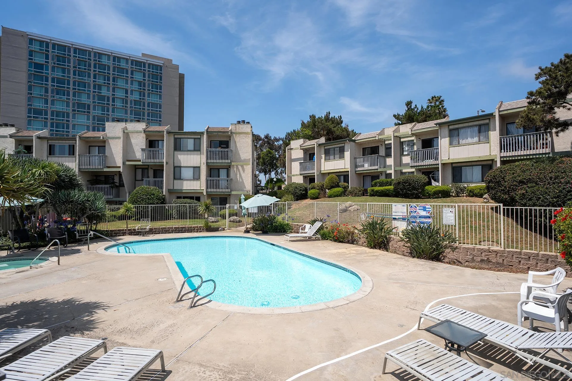 https://cdn.realtyfeed.com/cdn/127/260013591/cc827002b654af9d40fb9173761565eb.webp