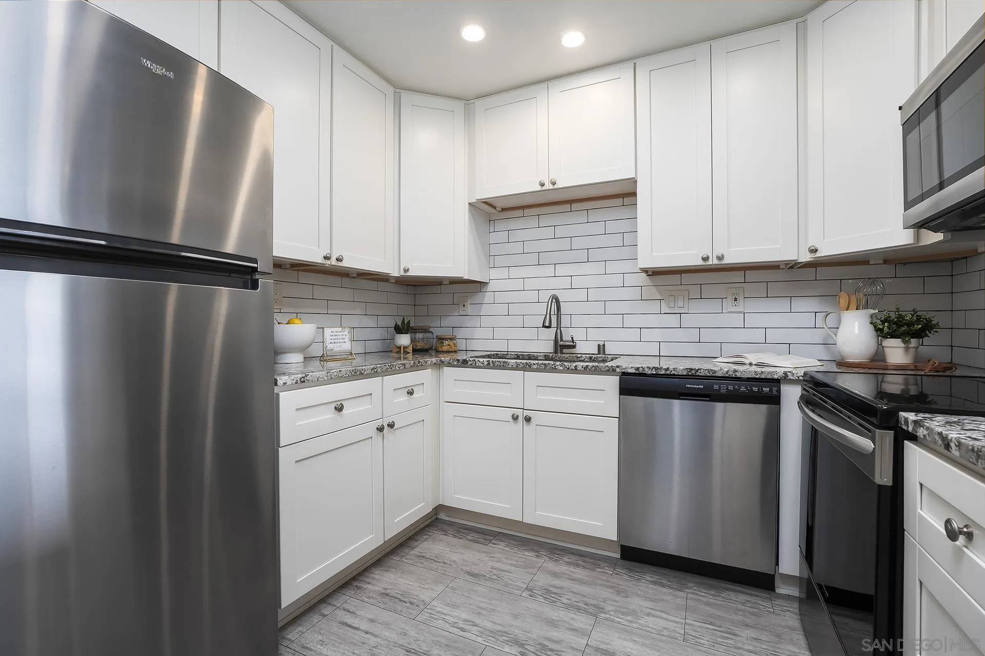 https://cdn.realtyfeed.com/cdn/127/260013591/ce94dc019b667b6957c7aabee53bcacc.webp
