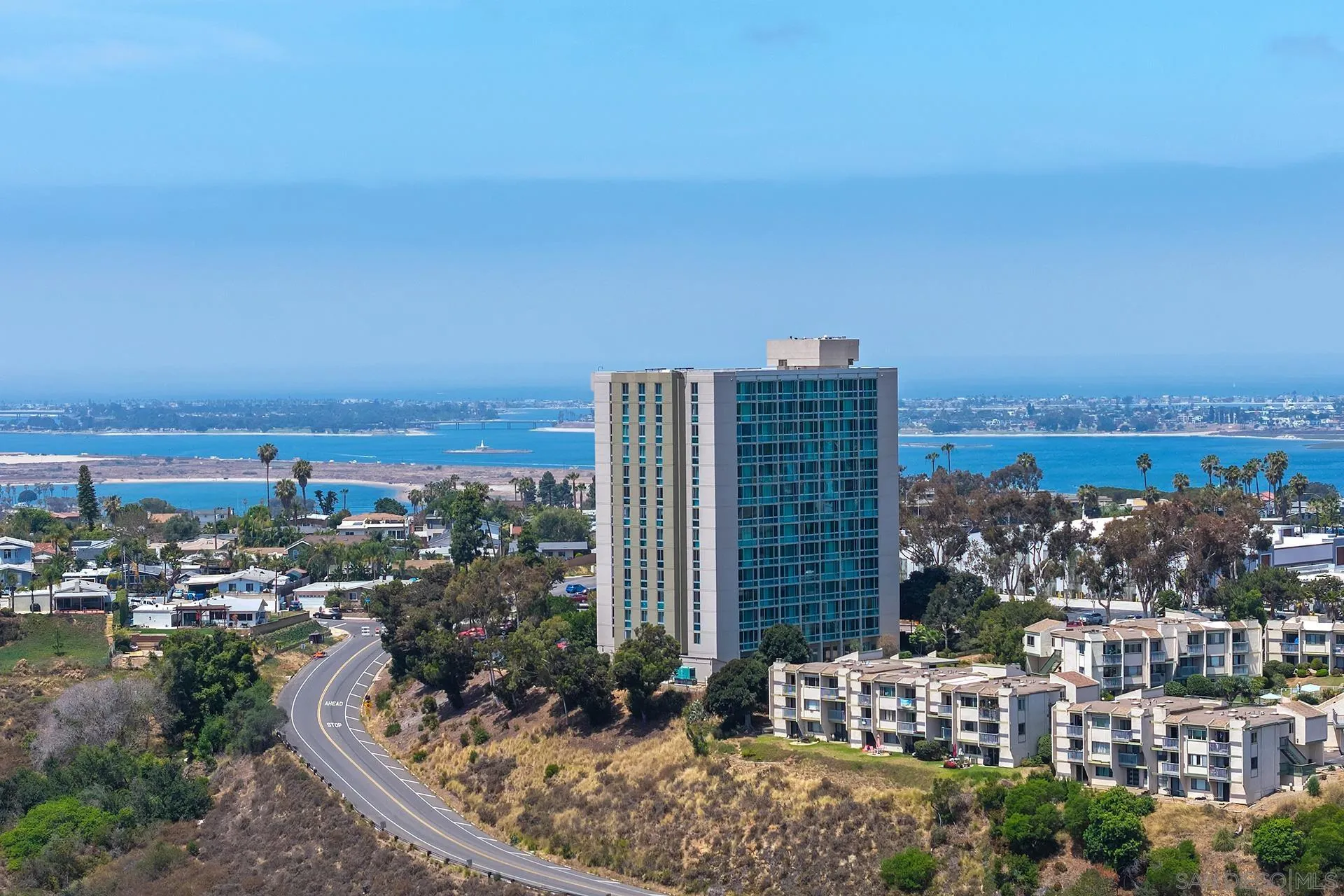 https://cdn.realtyfeed.com/cdn/127/260013591/d7d7ece83e7a2878979636cb7af621e3.webp