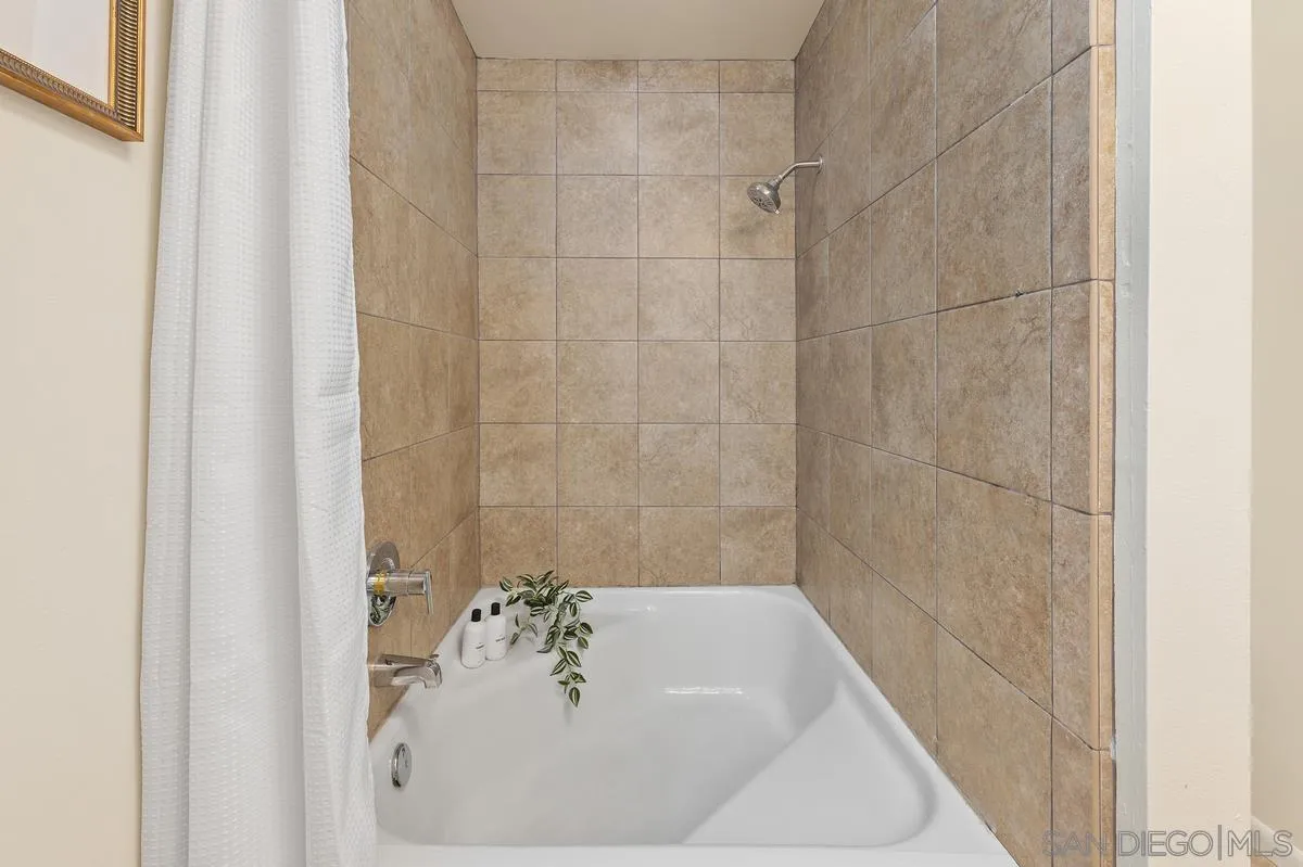 Photo #20: 260013593 Listing: Photo #20