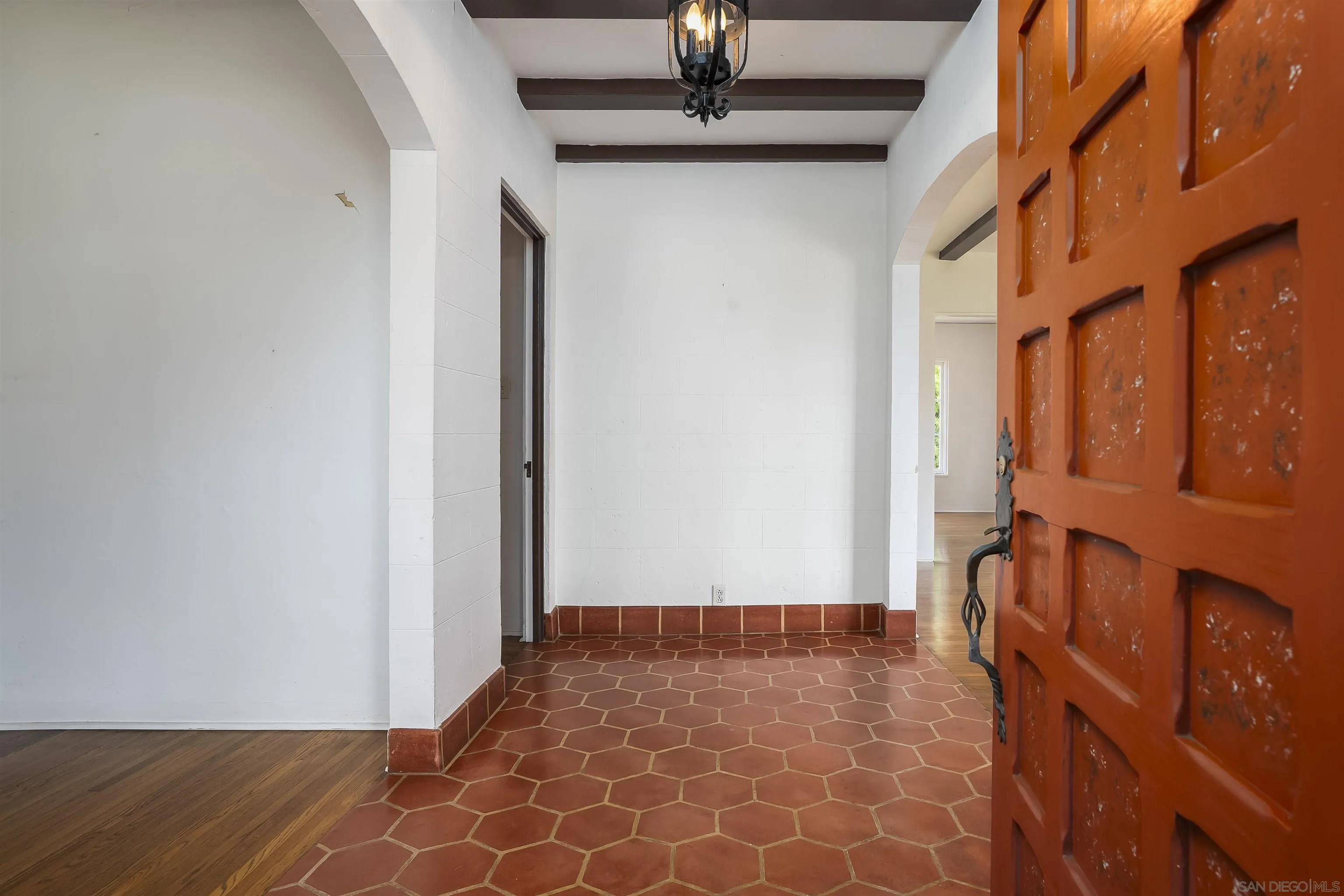 https://cdn.realtyfeed.com/cdn/127/260013594/271e113ca25f31044313d9e210fbce8f.webp