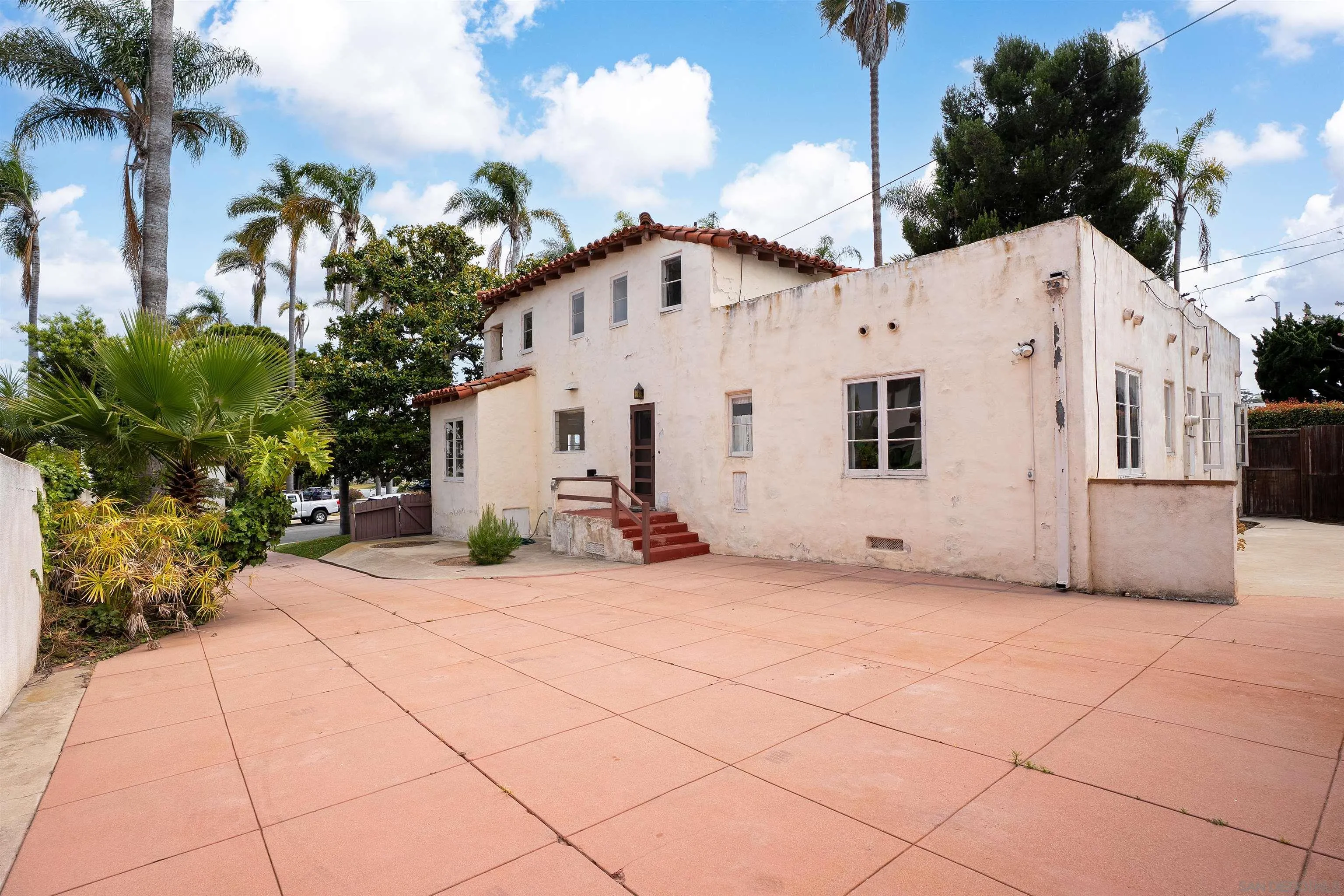 https://cdn.realtyfeed.com/cdn/127/260013594/3e63452bdde41dee45aa906d55868a06.webp