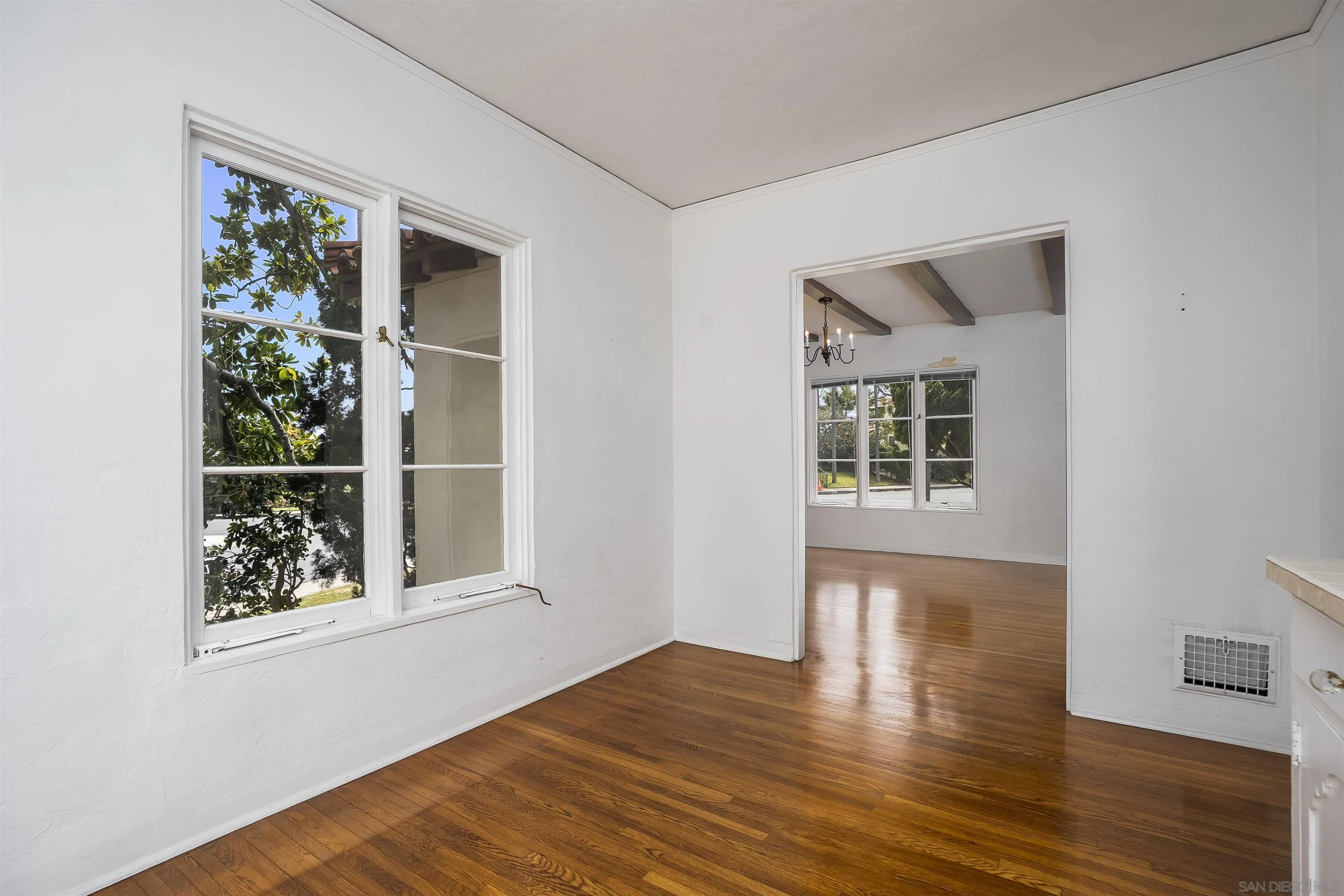 https://cdn.realtyfeed.com/cdn/127/260013594/5c5433641114e3d2f7927aeeeb0b2ee9.webp