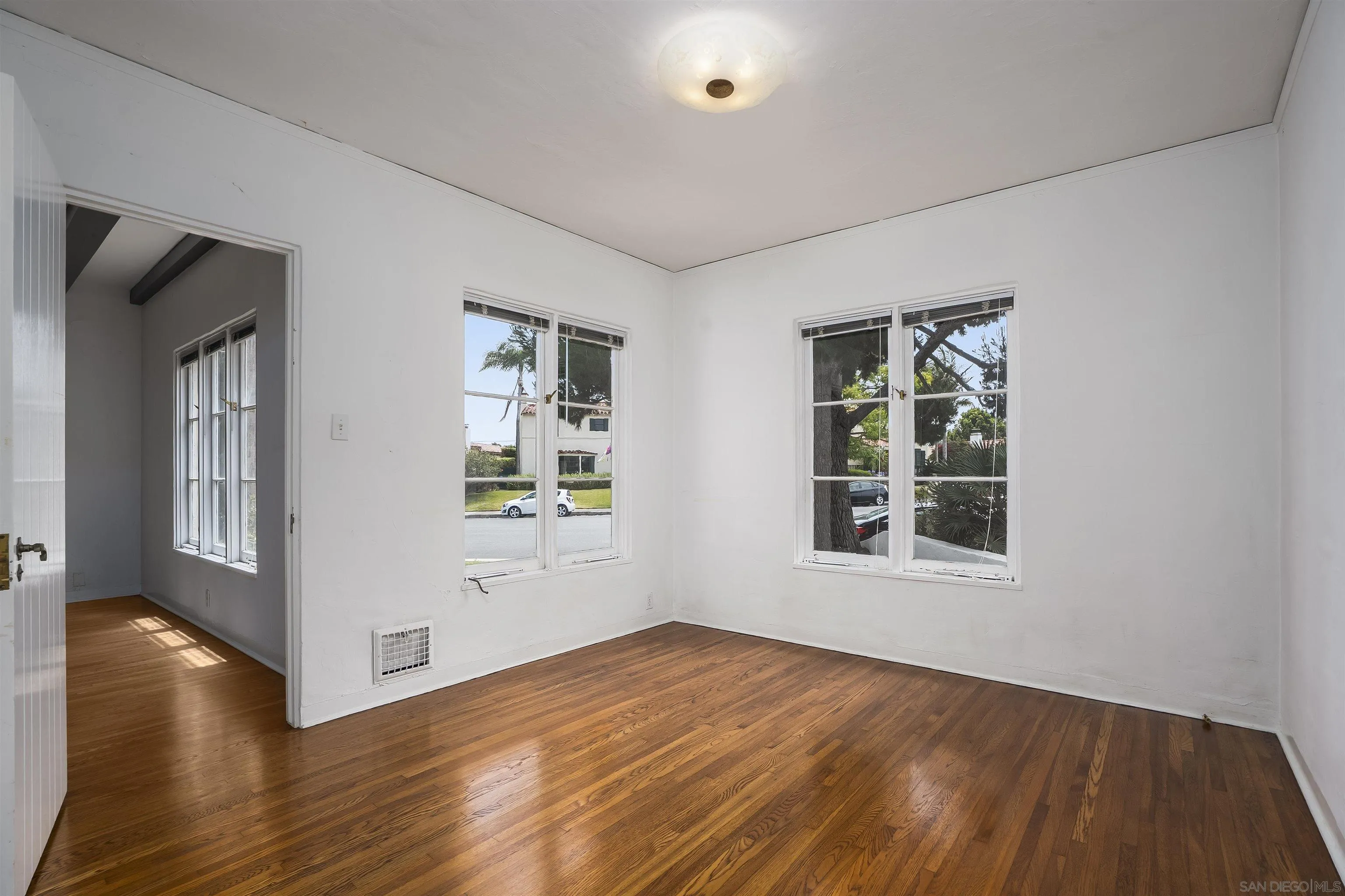 https://cdn.realtyfeed.com/cdn/127/260013594/5fb5944787fe0a048ffb727d23cd5afe.webp